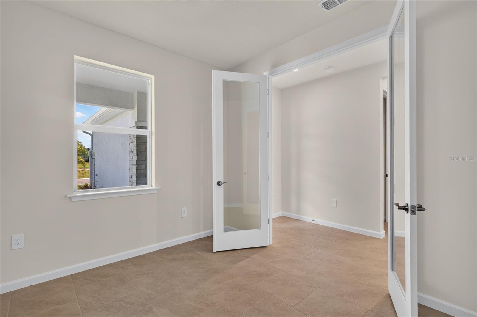 Villa at 11744 BOUNDLESS TER, VENICE, photo 23 of 58