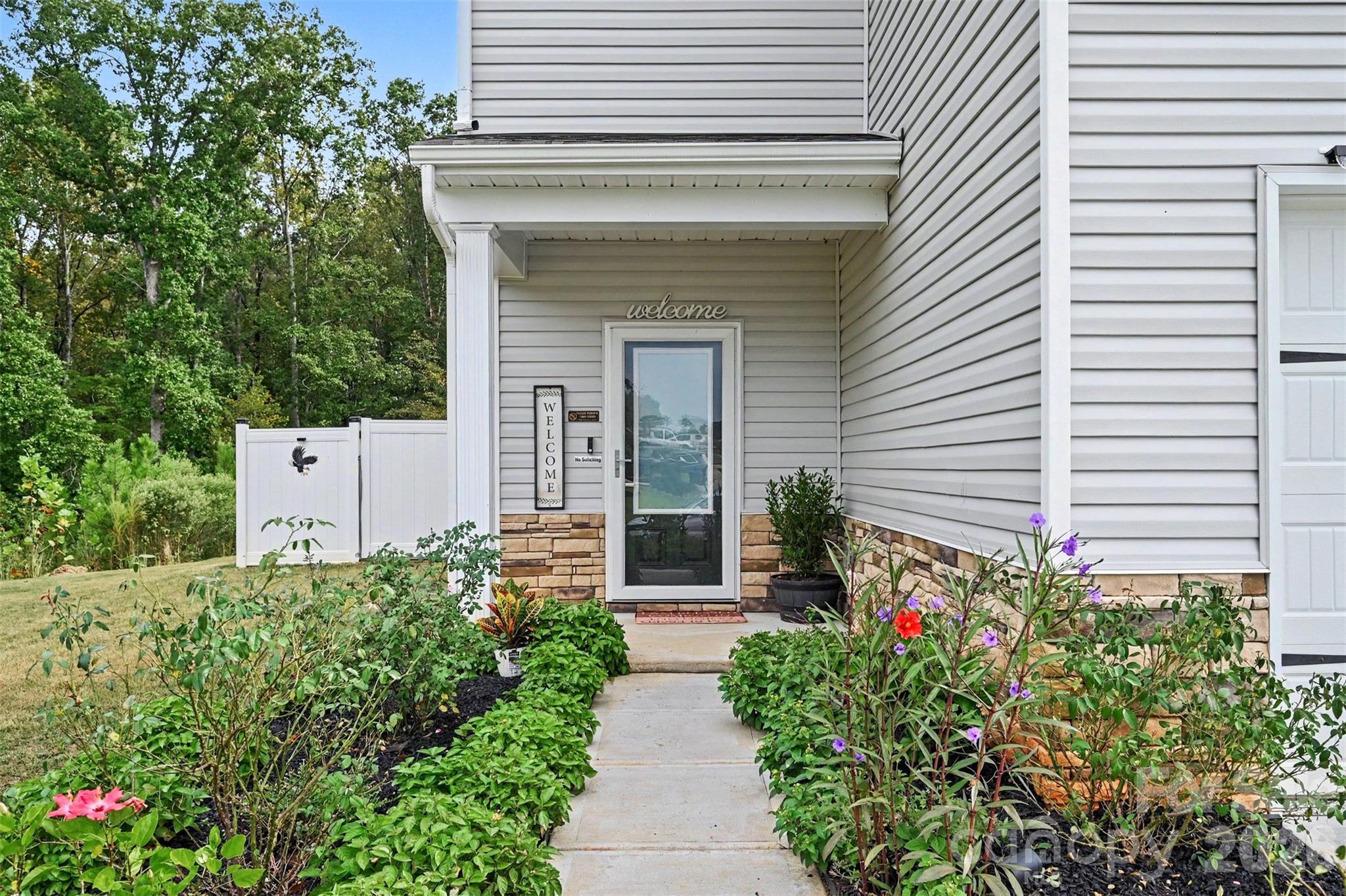 Single Family Residence at 1582 Doran Terrace, Richburg, photo 2 of 36