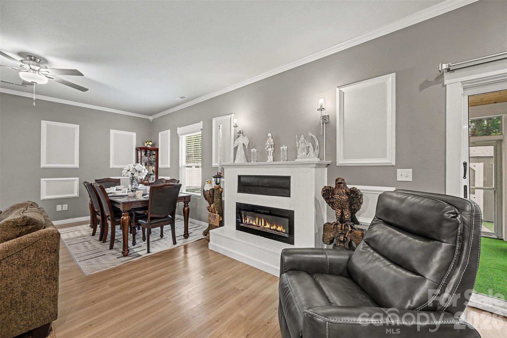 Single Family Residence at 1582 Doran Terrace, Richburg, photo 8 of 36