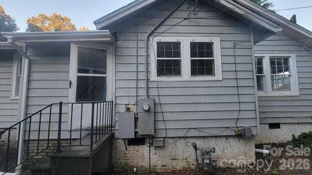 Single Family Residence at 910 W Mauney Avenue, Gastonia, photo 15 of 21