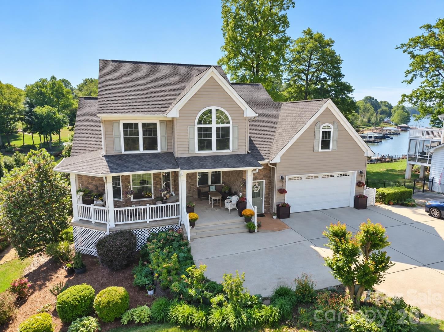 Single Family Residence at 186 Hazelton Loop, Mooresville