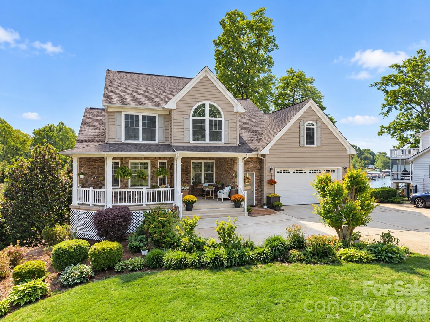 Single Family Residence at 186 Hazelton Loop, Mooresville, photo 2 of 34