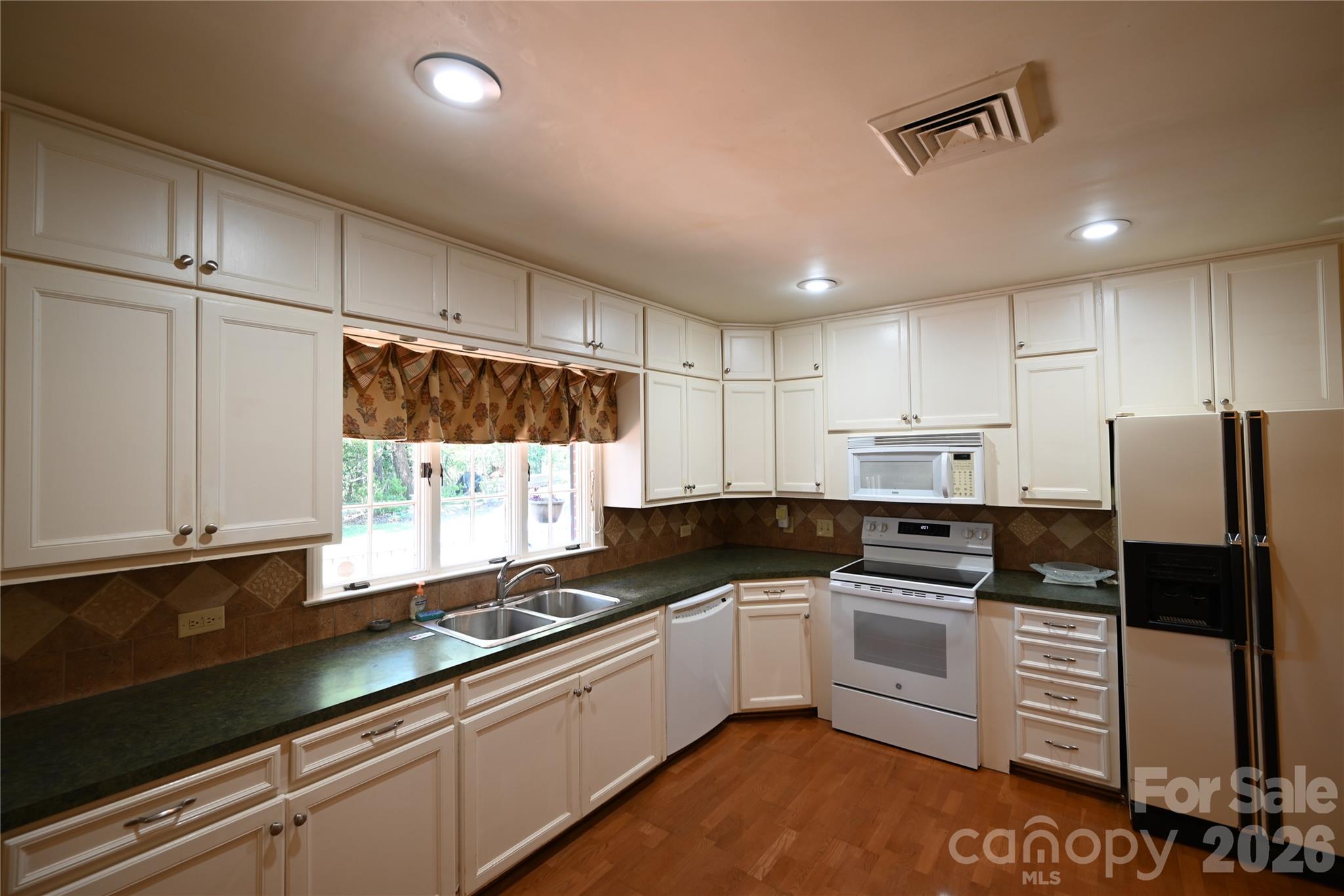Single Family Residence at 1308 Laurel Street NE, Valdese, photo 5 of 46