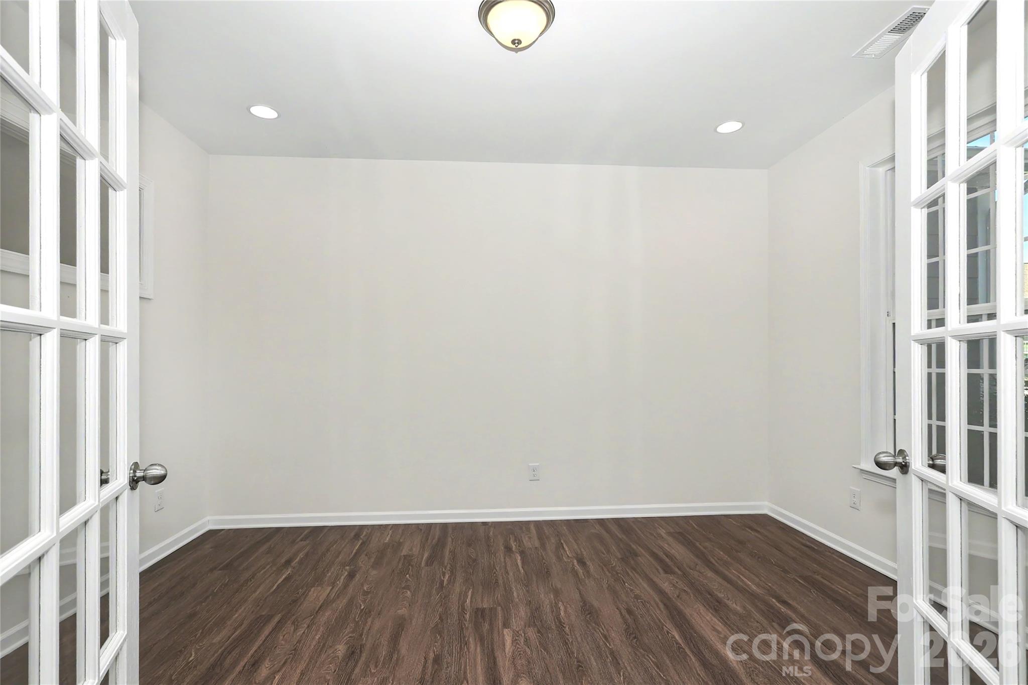 Single Family Residence at 7420 Tullamore Glen Drive, Huntersville, photo 7 of 41