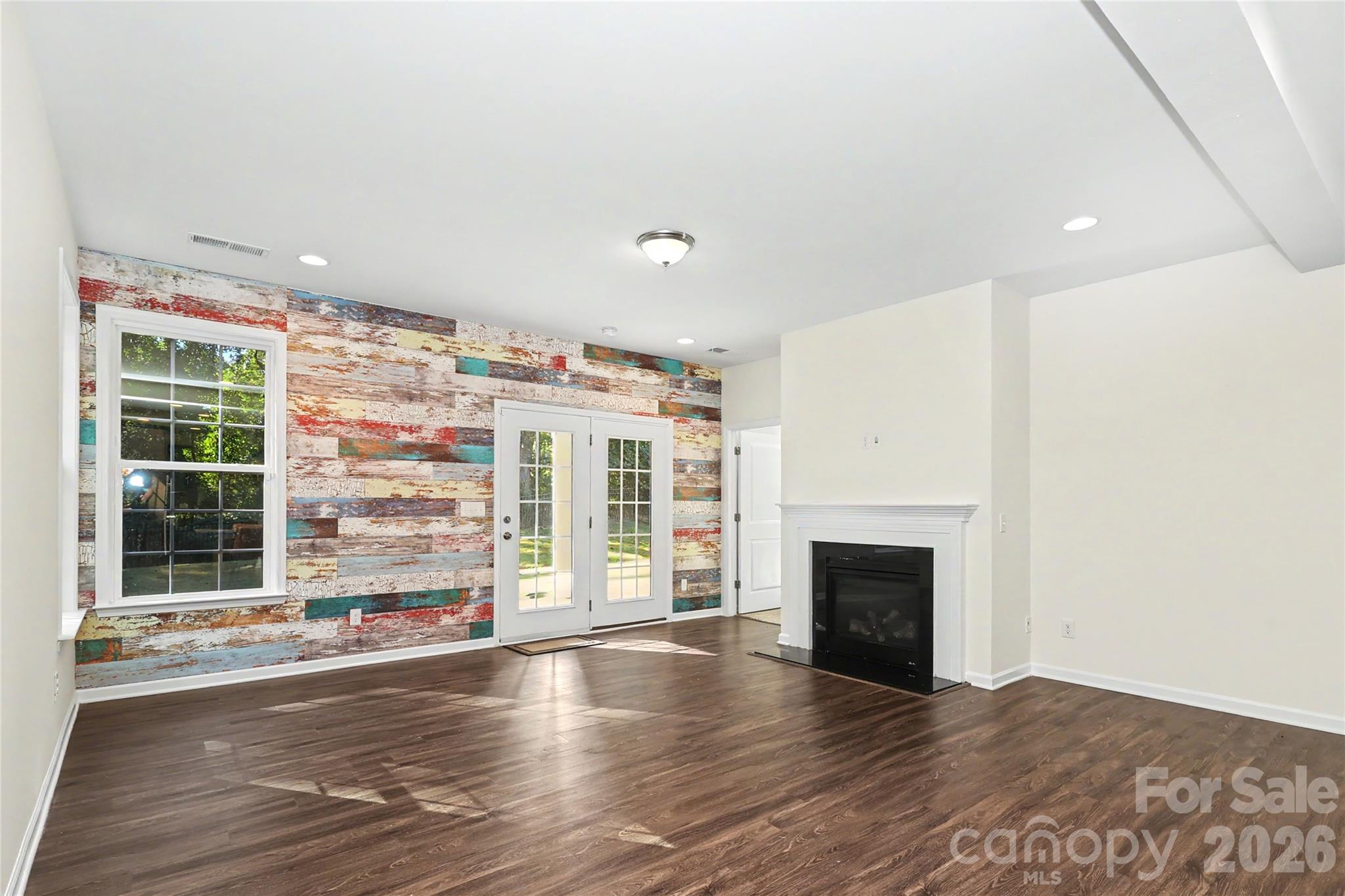 Single Family Residence at 7420 Tullamore Glen Drive, Huntersville, photo 16 of 41