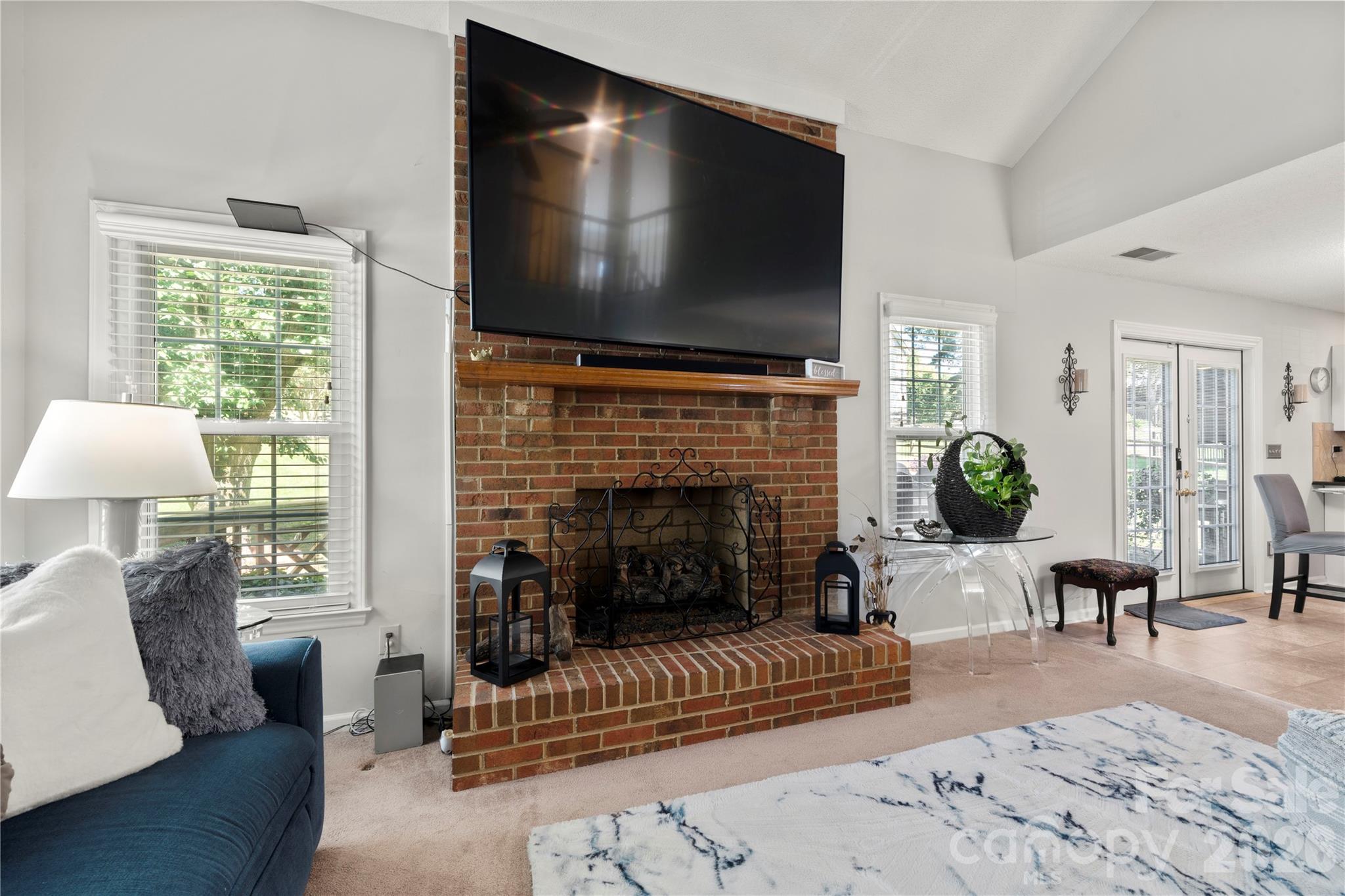 Single Family Residence at 421 Halliwell Street, Charlotte, photo 15 of 41