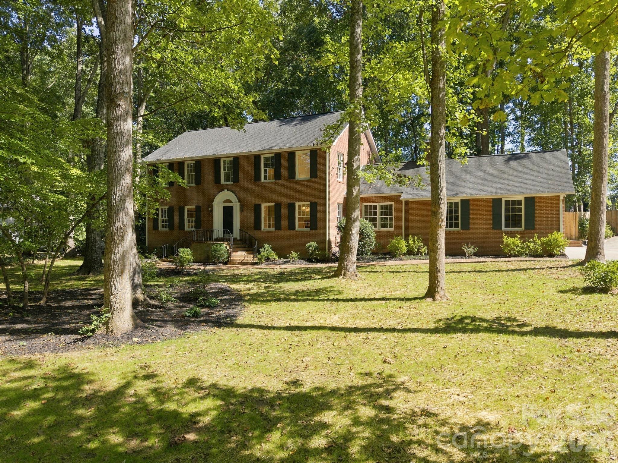 Single Family Residence at 321 Camelot Drive, Salisbury, photo 2 of 45