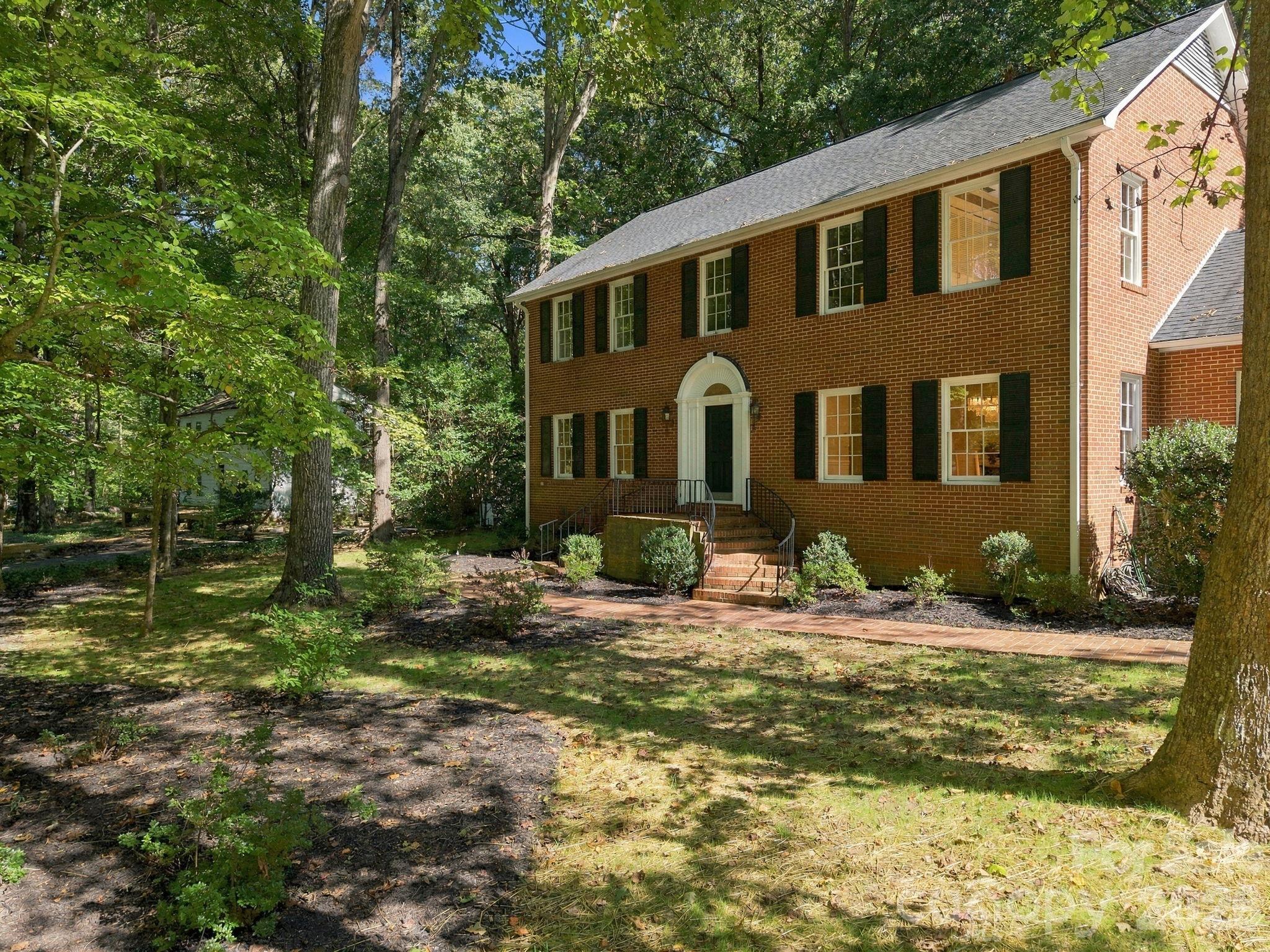 Single Family Residence at 321 Camelot Drive, Salisbury, photo 5 of 45