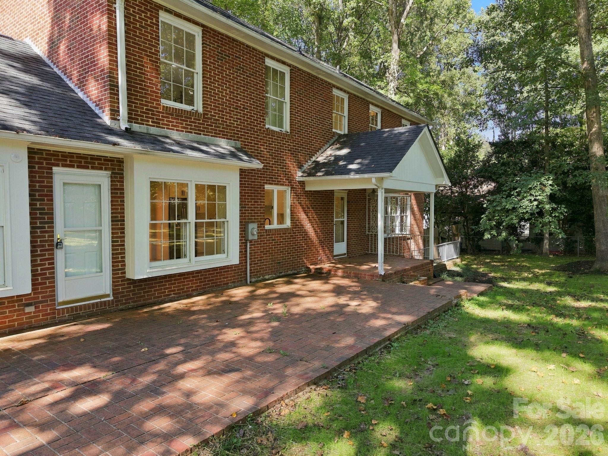 Single Family Residence at 321 Camelot Drive, Salisbury, photo 10 of 45