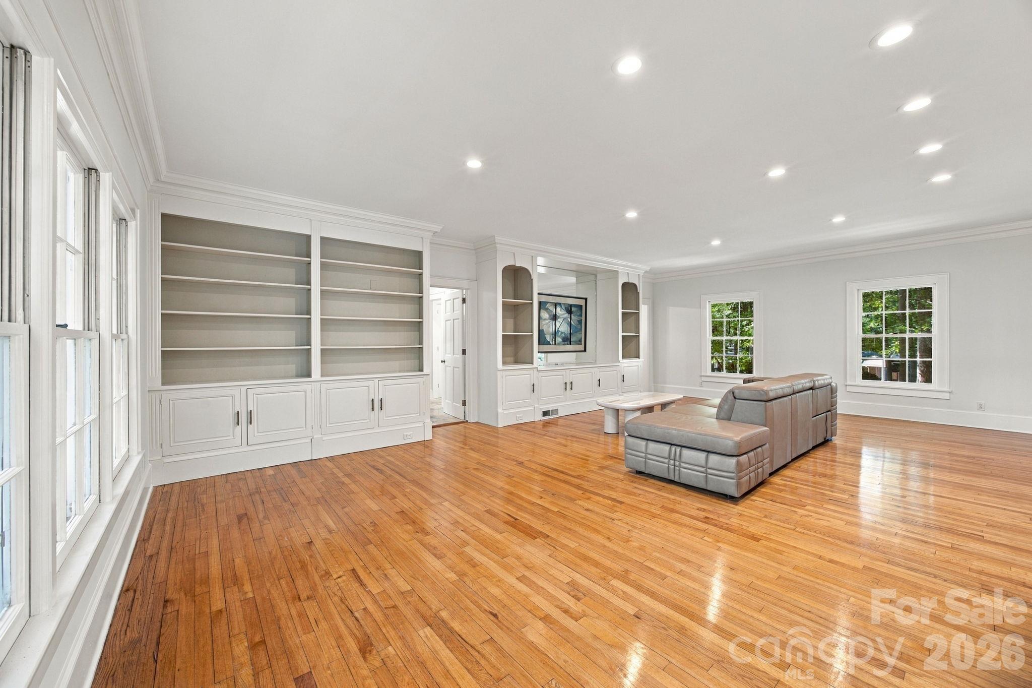 Single Family Residence at 321 Camelot Drive, Salisbury, photo 19 of 45