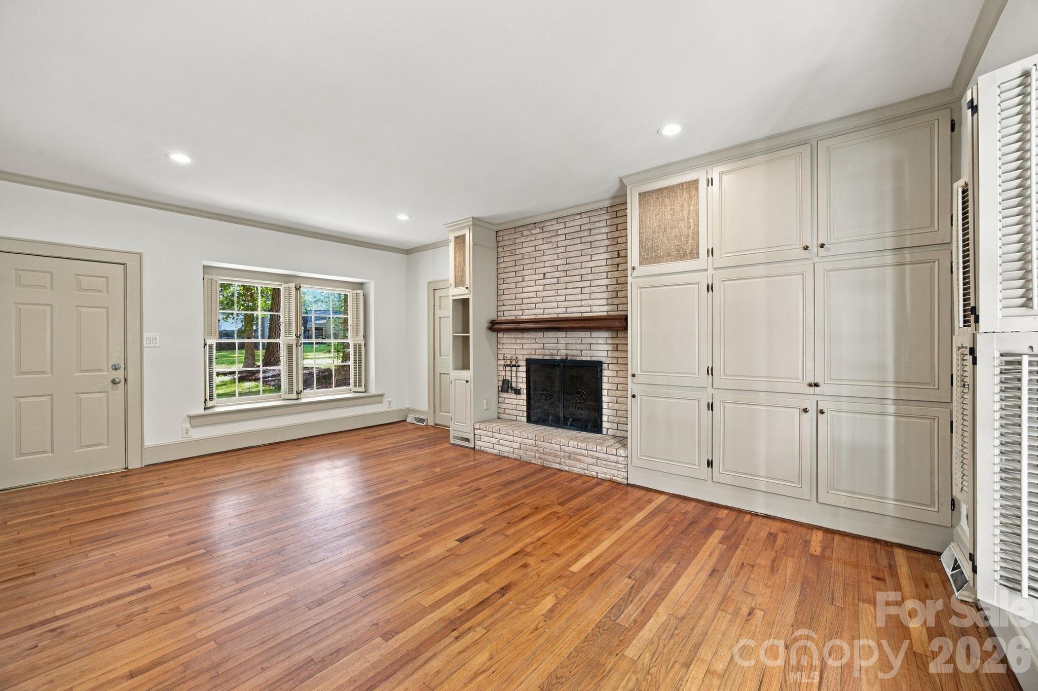 Single Family Residence at 321 Camelot Drive, Salisbury, photo 28 of 45