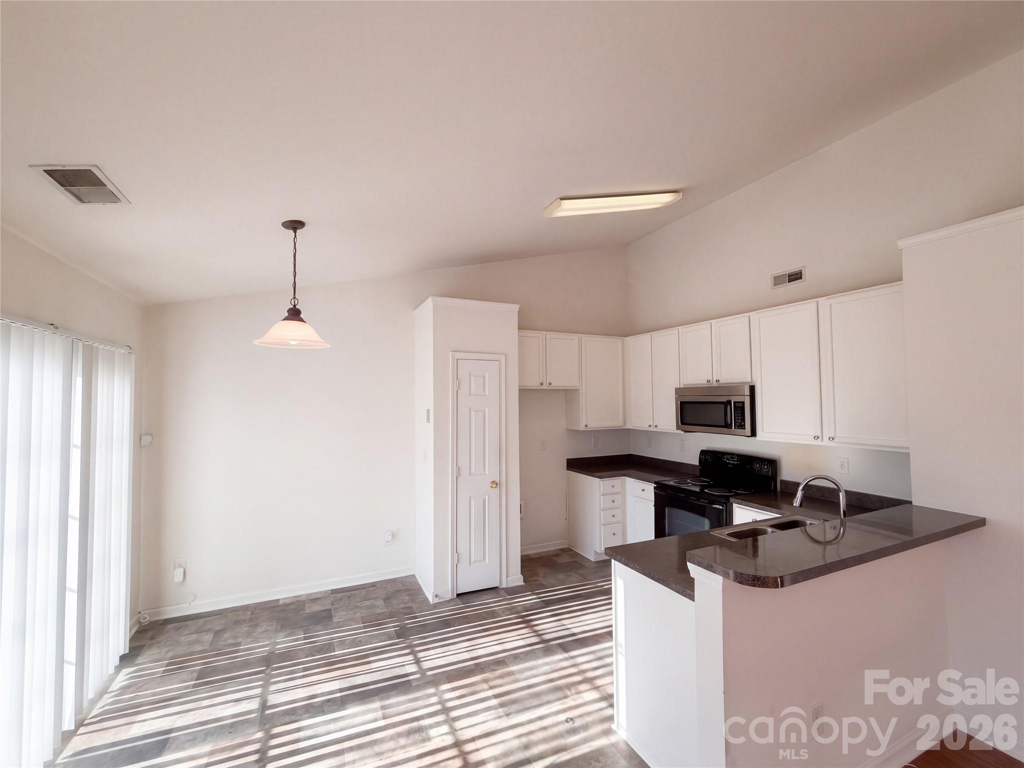 Single Family Residence at 223 Gumtree Drive, Kannapolis, photo 6 of 16
