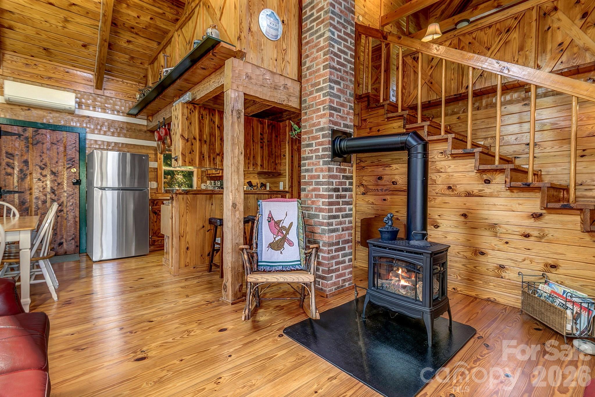 Single Family Residence at 169 Laurel Creek Drive, Hendersonville, photo 13 of 48