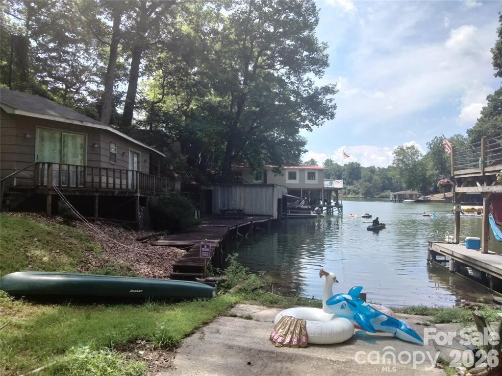Single Family Residence at 127 Rock Crest Cove, Lake Lure, photo 11 of 14