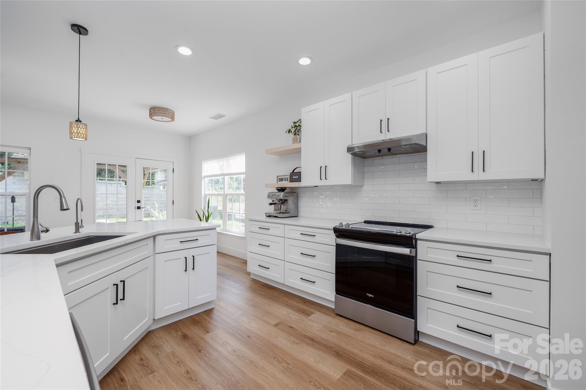 Single Family Residence at 20315 Southshore Drive, Cornelius, photo 11 of 48