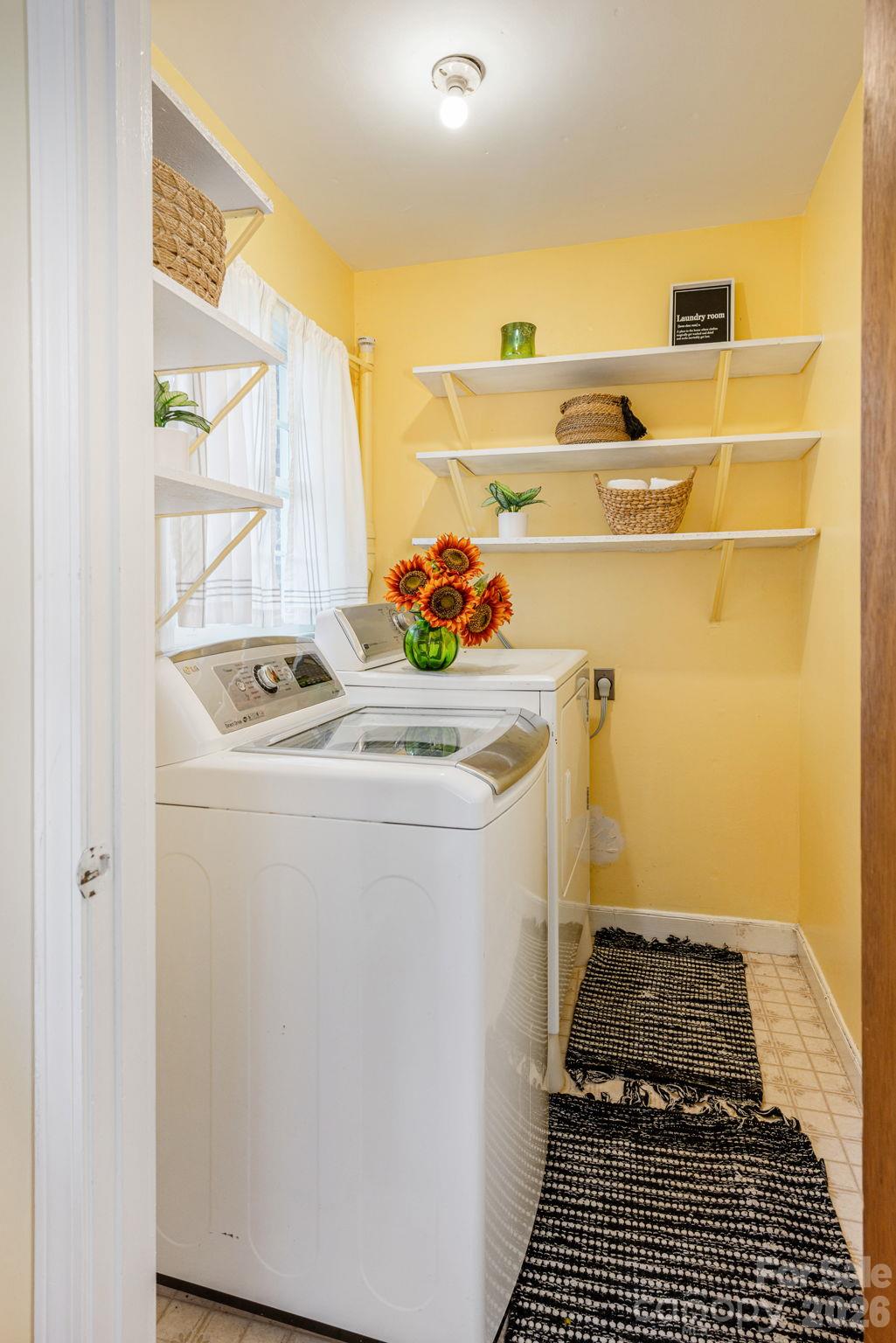 Laundry - 224 Lyndale Road, Hendersonville
