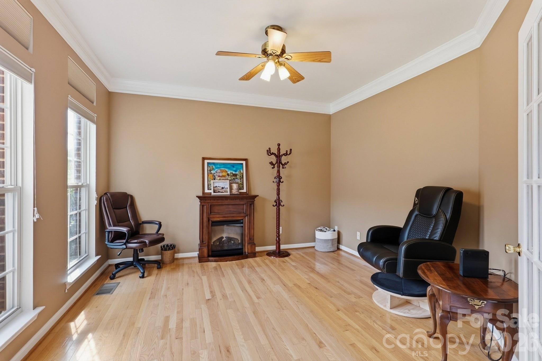 Single Family Residence at 124 Doby Creek Court, Fort Mill, photo 20 of 47