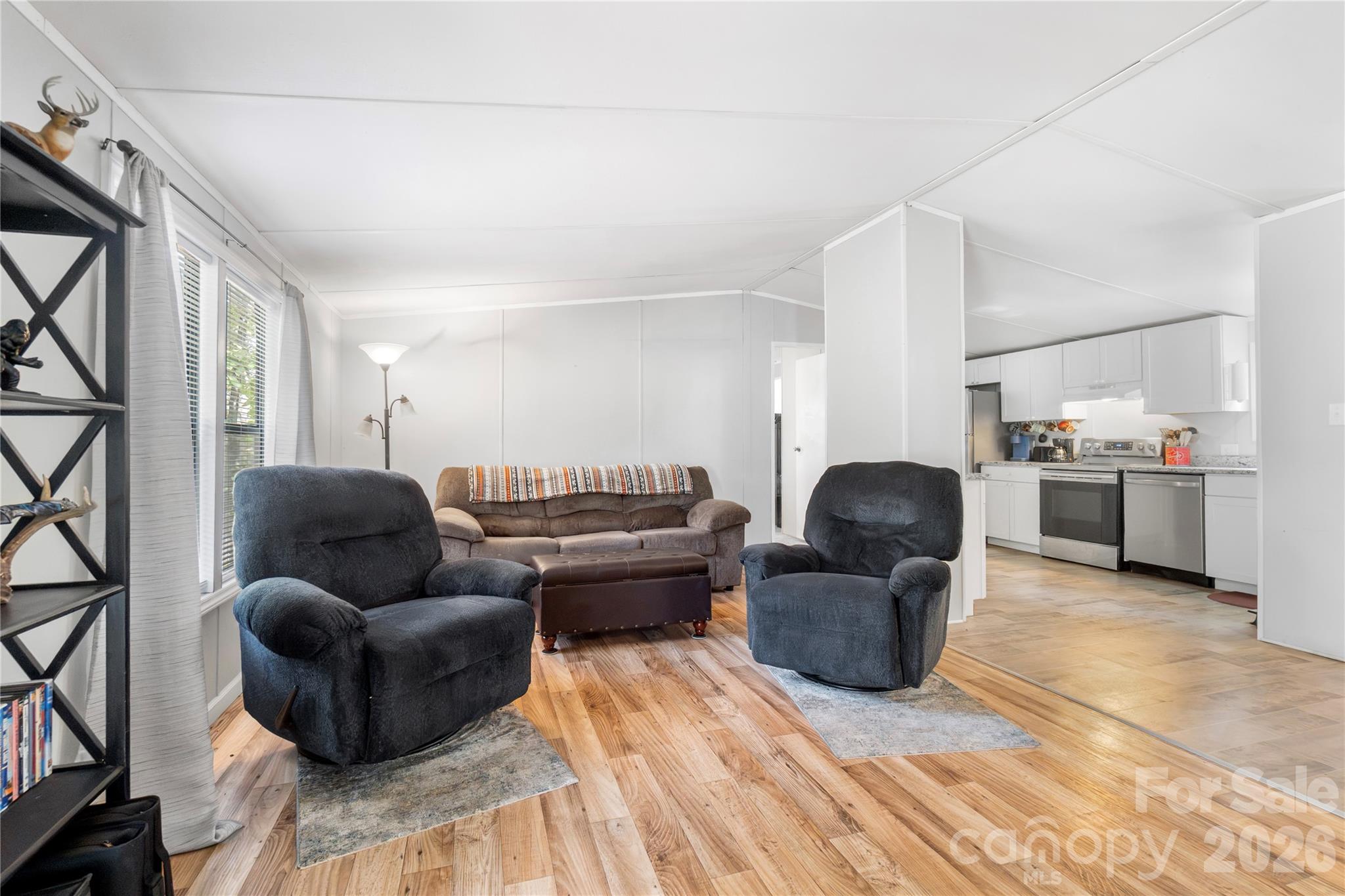 Den - 15810 Silver Road, Oakboro