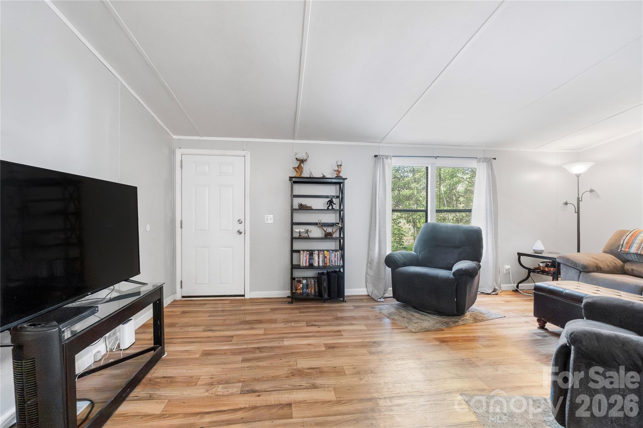 Den - 15810 Silver Road, Oakboro
