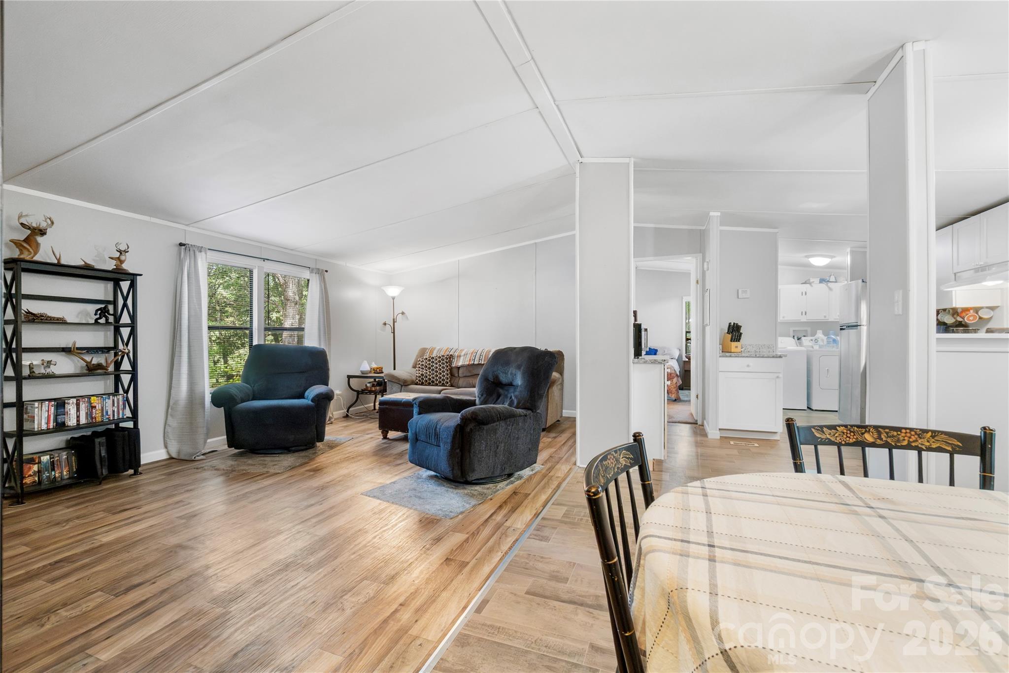 Den/Kitchen - 15810 Silver Road, Oakboro