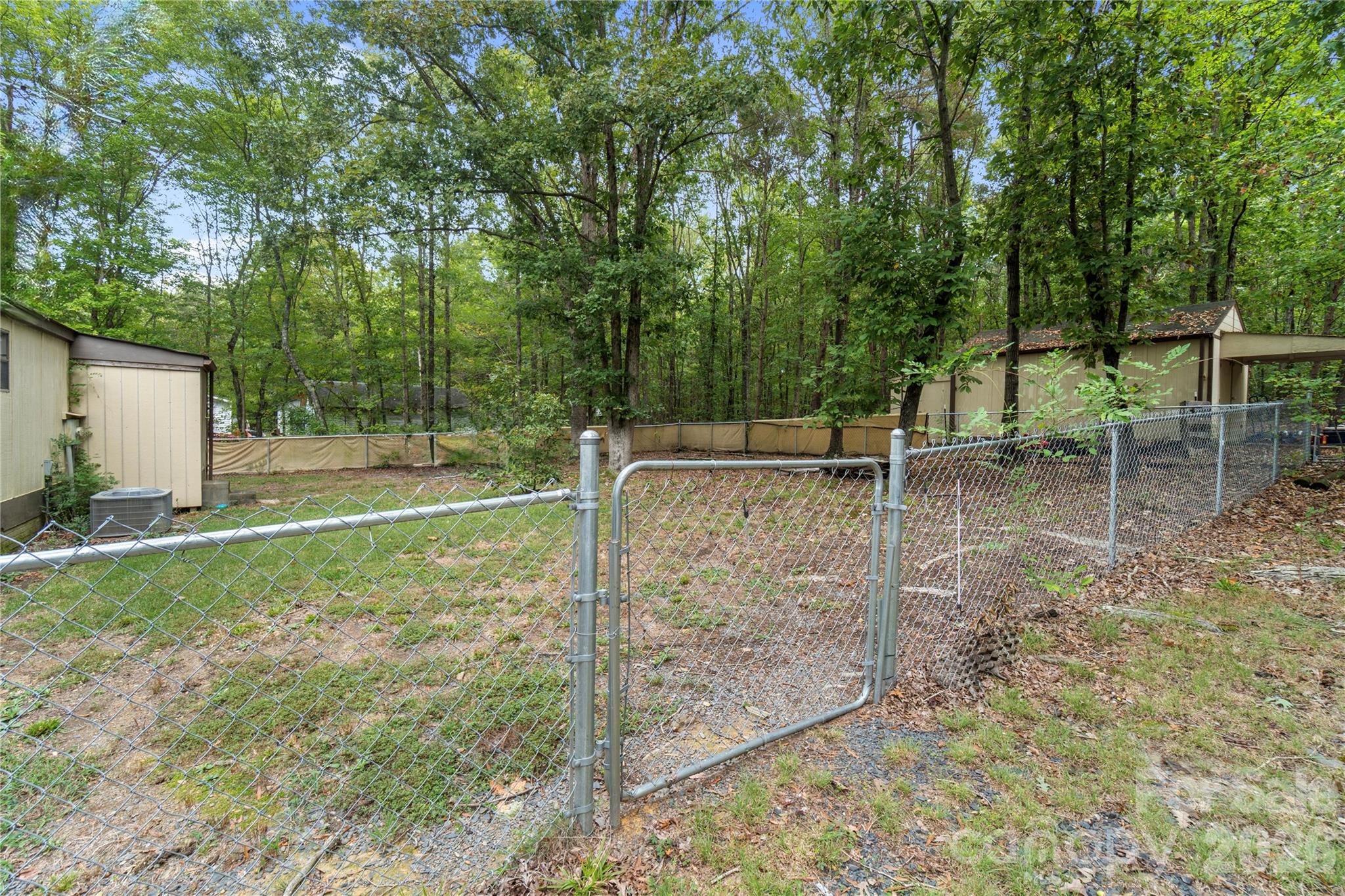 Fenced Backyard - 15810 Silver Road, Oakboro
