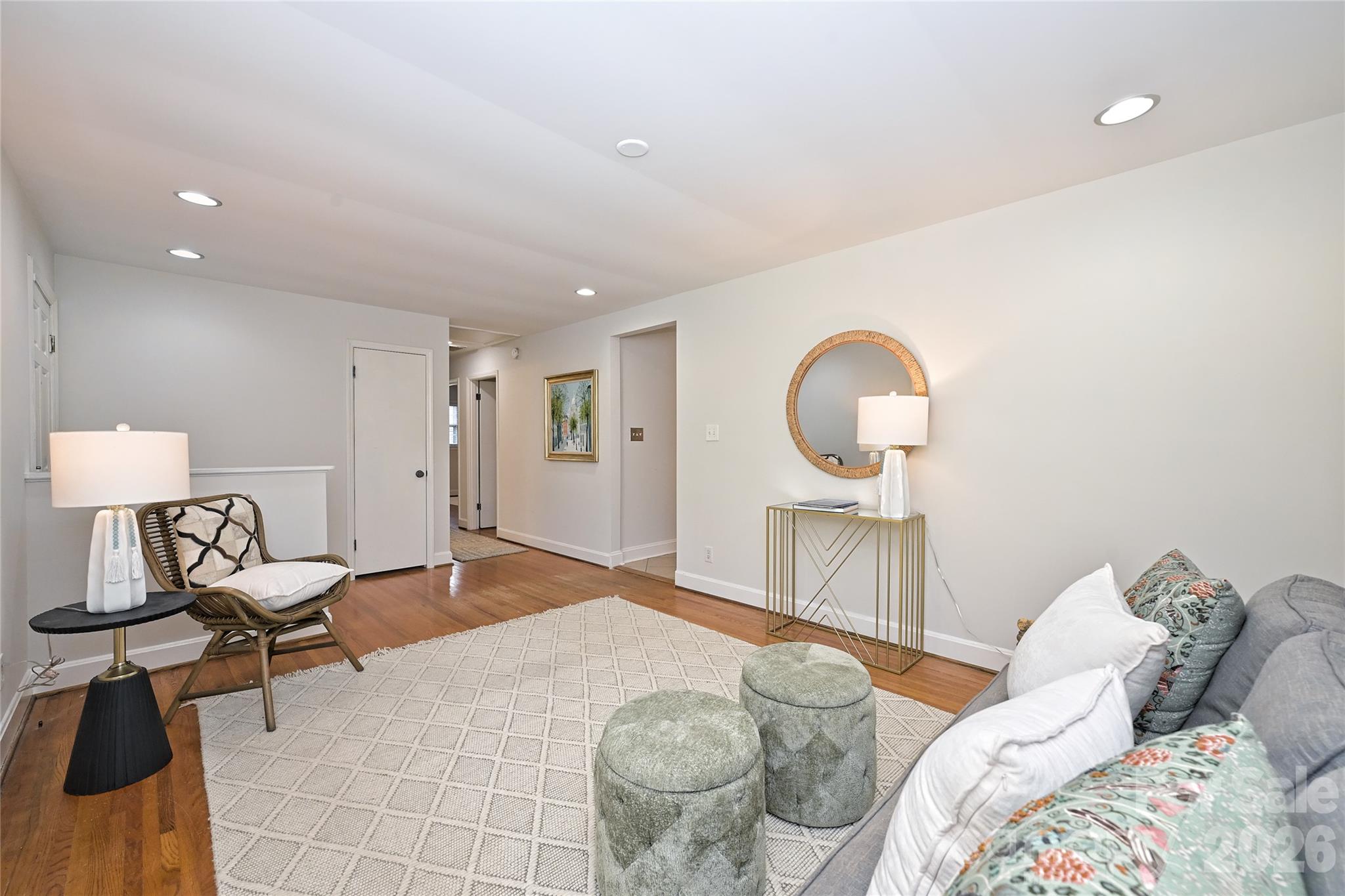 Single Family Residence at 1344 Edgewater Drive, Charlotte, photo 6 of 19