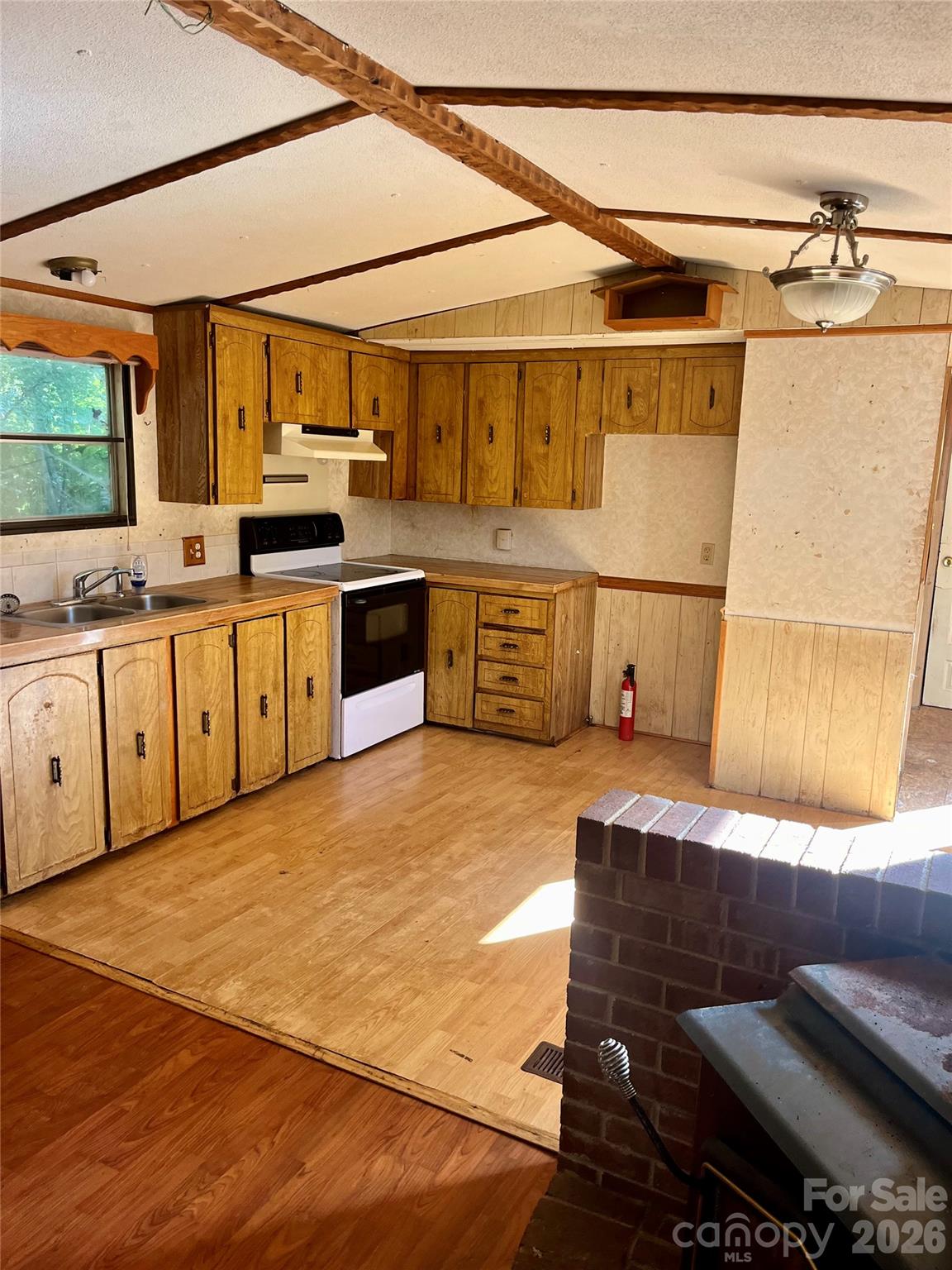 Single Family Residence at 3220 Balkan Drive, York, photo 6 of 7