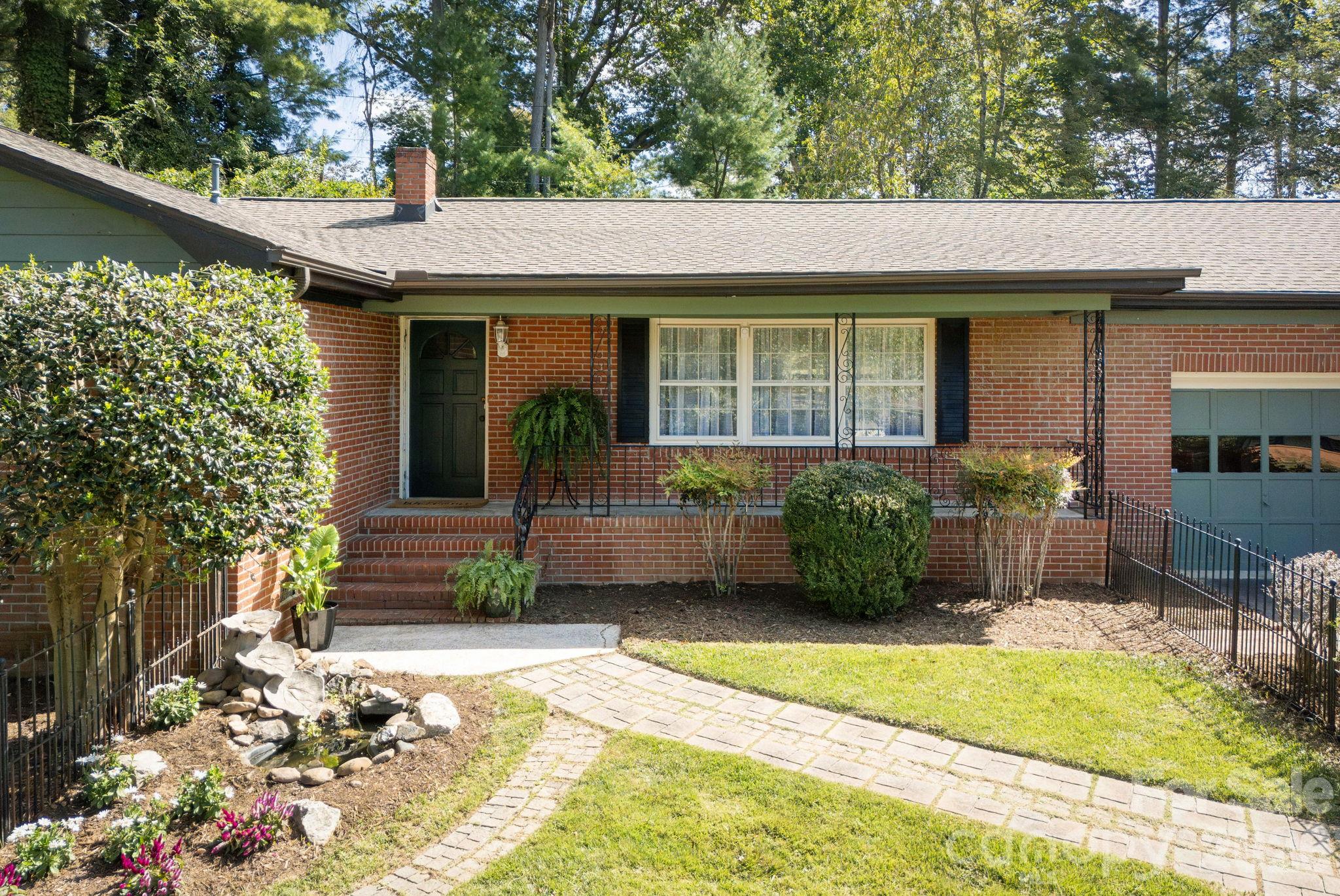 Welcome to 224 Lyndale Road! - 224 Lyndale Road, Hendersonville