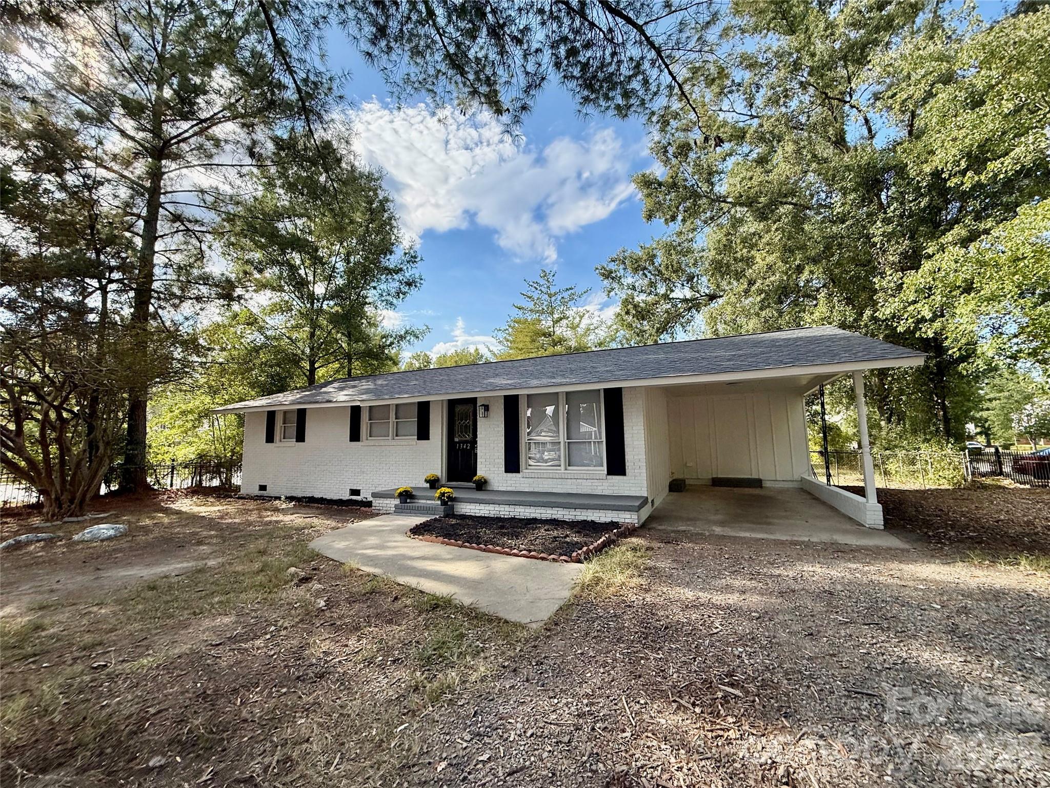 Single Family Residence at 1342 McCullough Street, Rock Hill, photo 3 of 20