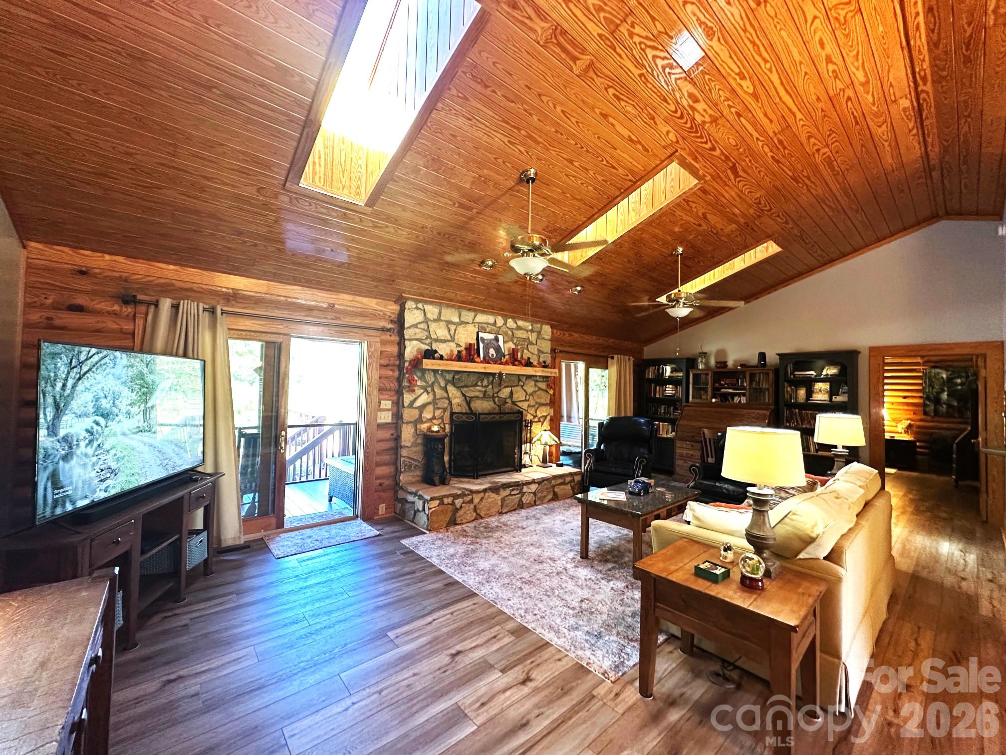 Single Family Residence at 45 Reedy Creek Court, Hendersonville, photo 8 of 46