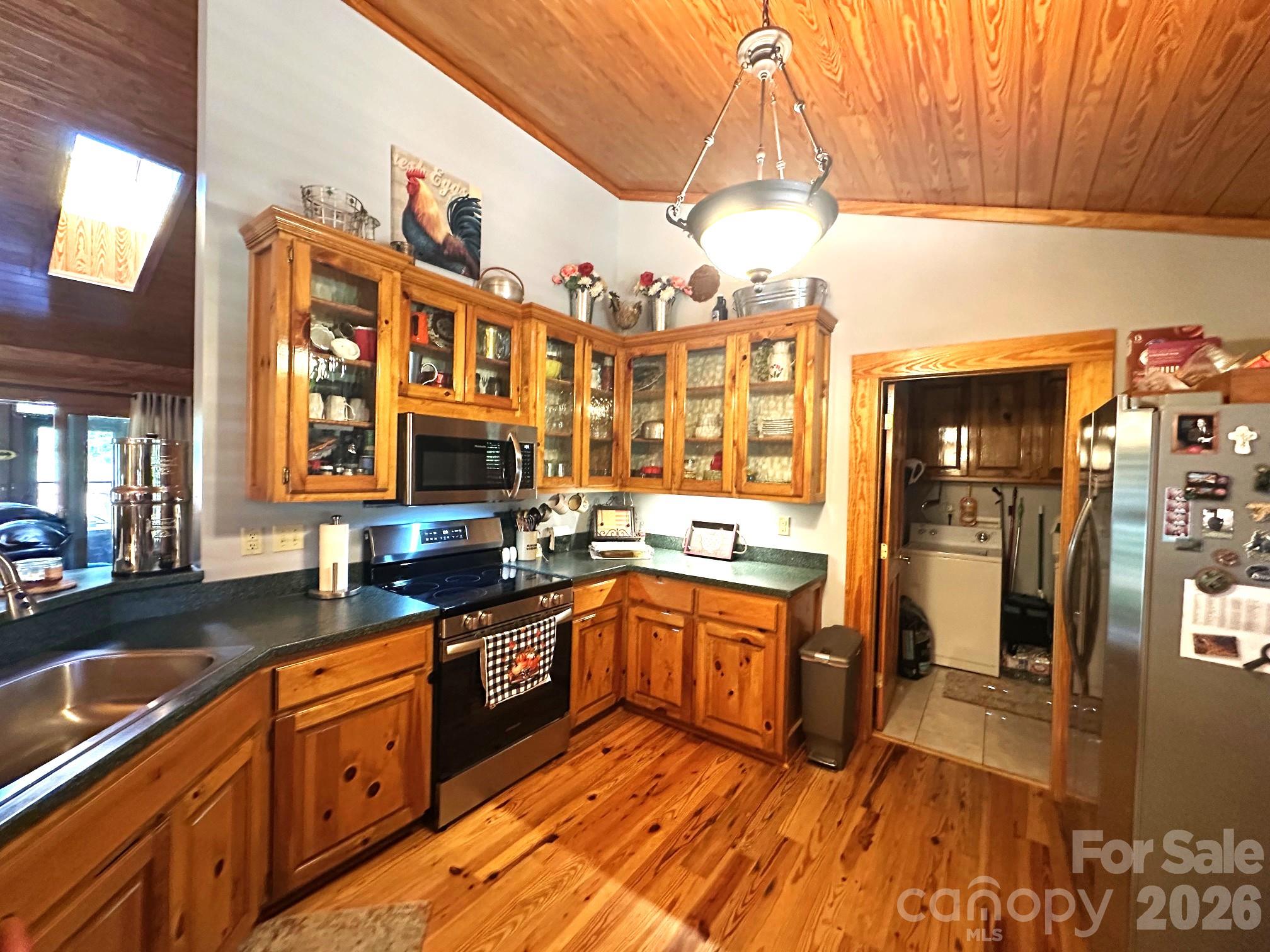 Single Family Residence at 45 Reedy Creek Court, Hendersonville, photo 12 of 46