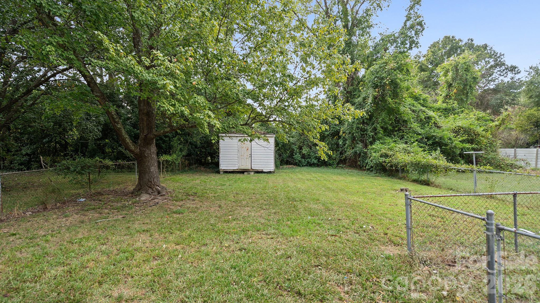 Single Family Residence at 1409 Essex Street, Gastonia, photo 23 of 29