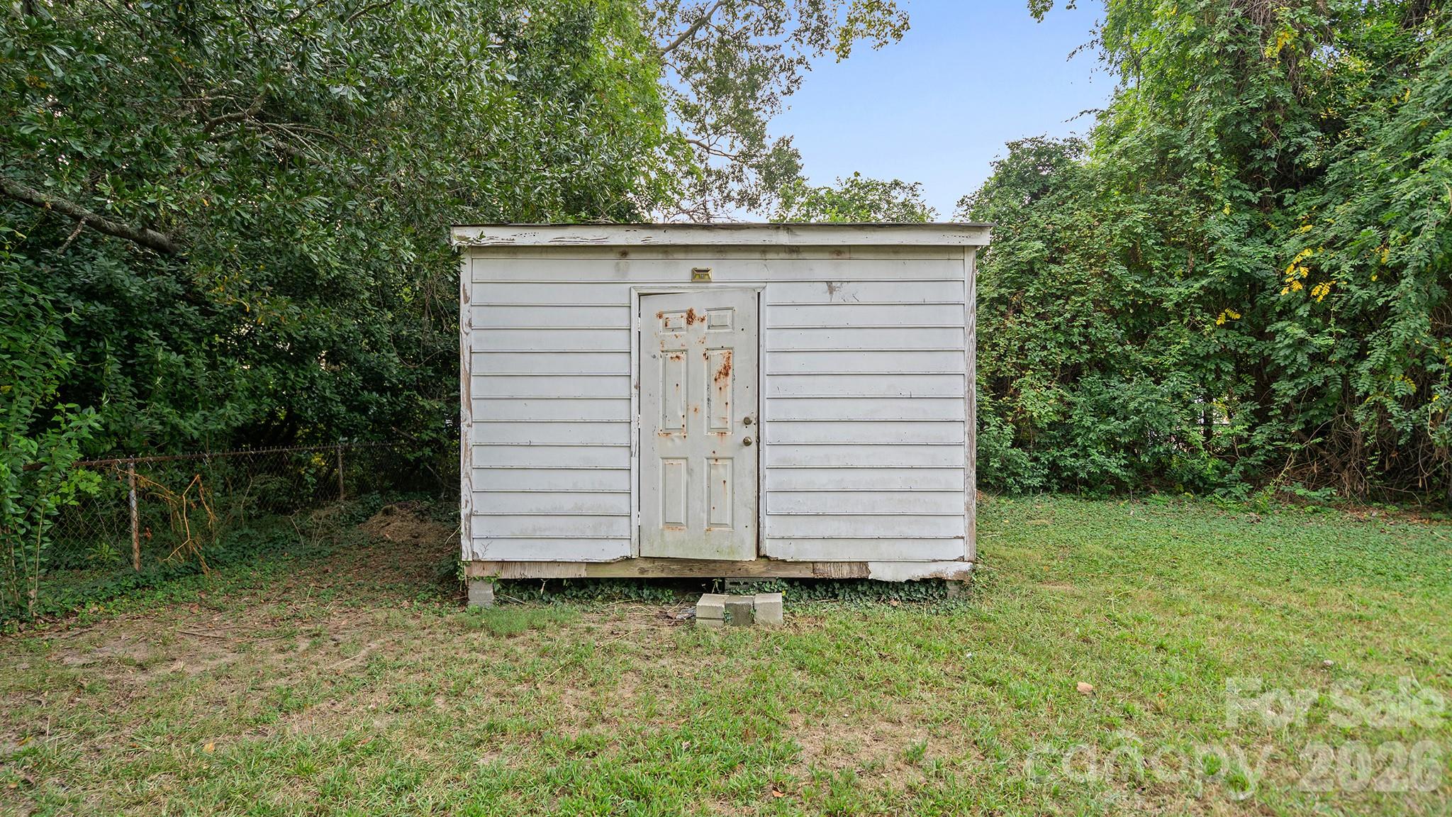 Single Family Residence at 1409 Essex Street, Gastonia, photo 24 of 29