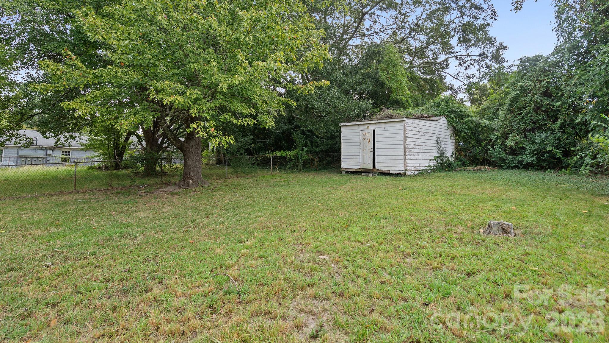 Single Family Residence at 1409 Essex Street, Gastonia, photo 26 of 29
