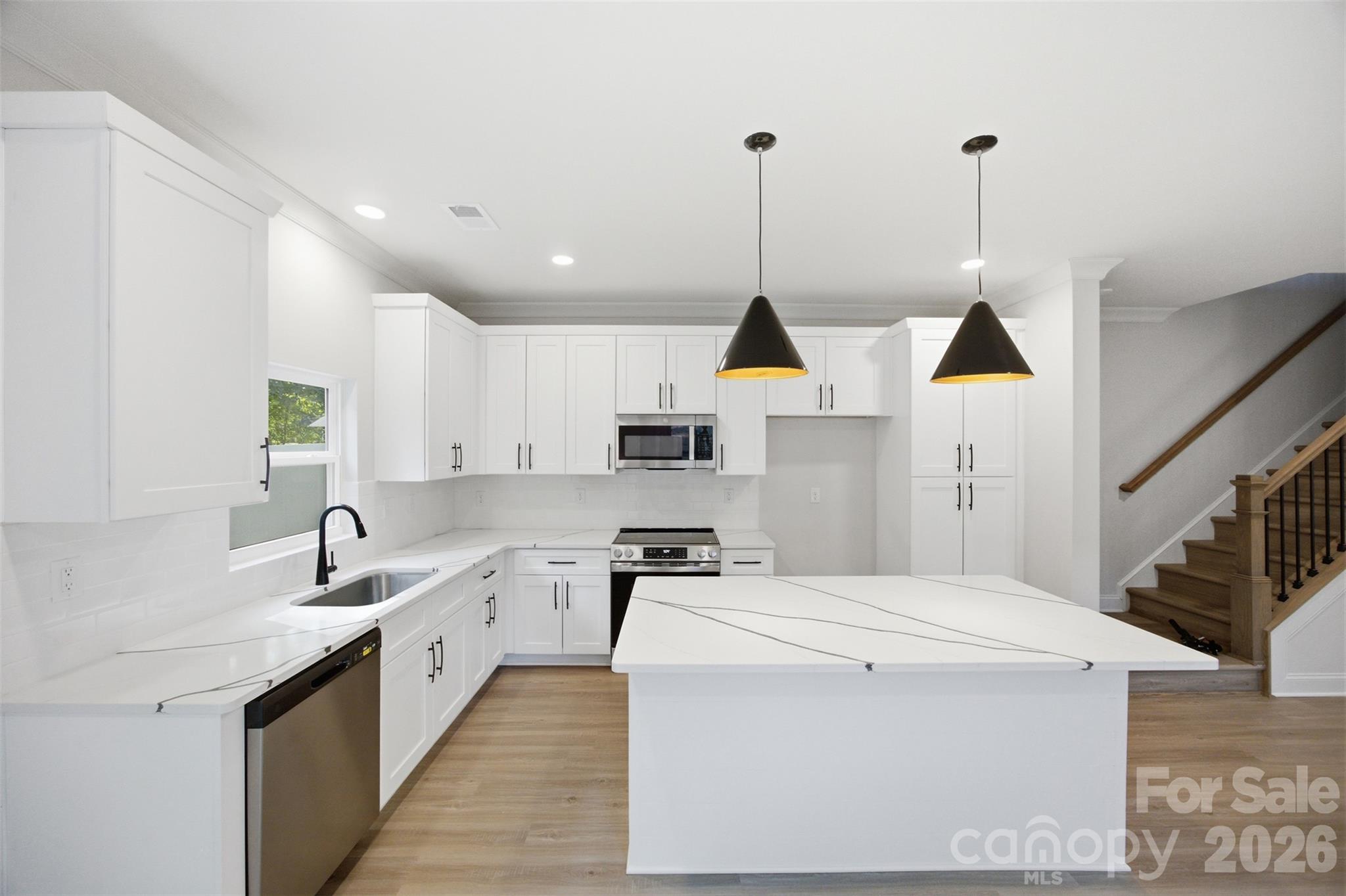 Townhouse at 603 Coulwood Drive, Charlotte, photo 9 of 48