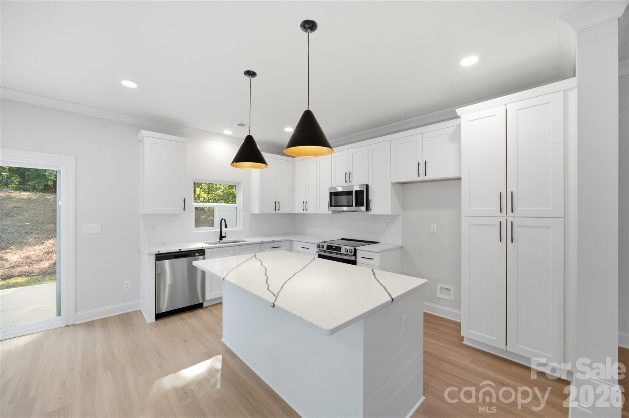 Townhouse at 603 Coulwood Drive, Charlotte, photo 10 of 48
