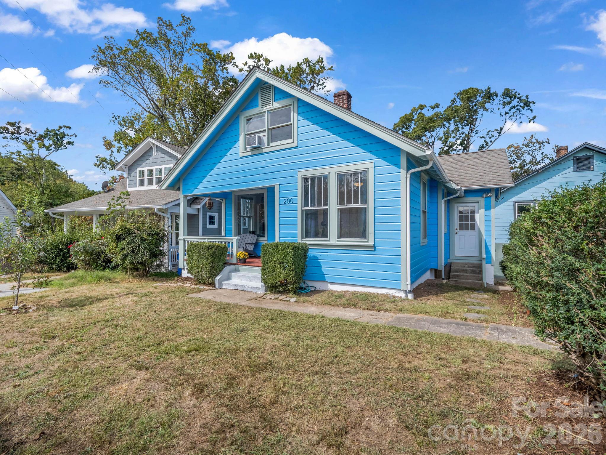 2 houses, 1 lot! - 198 & 200 Courtland Place, Asheville