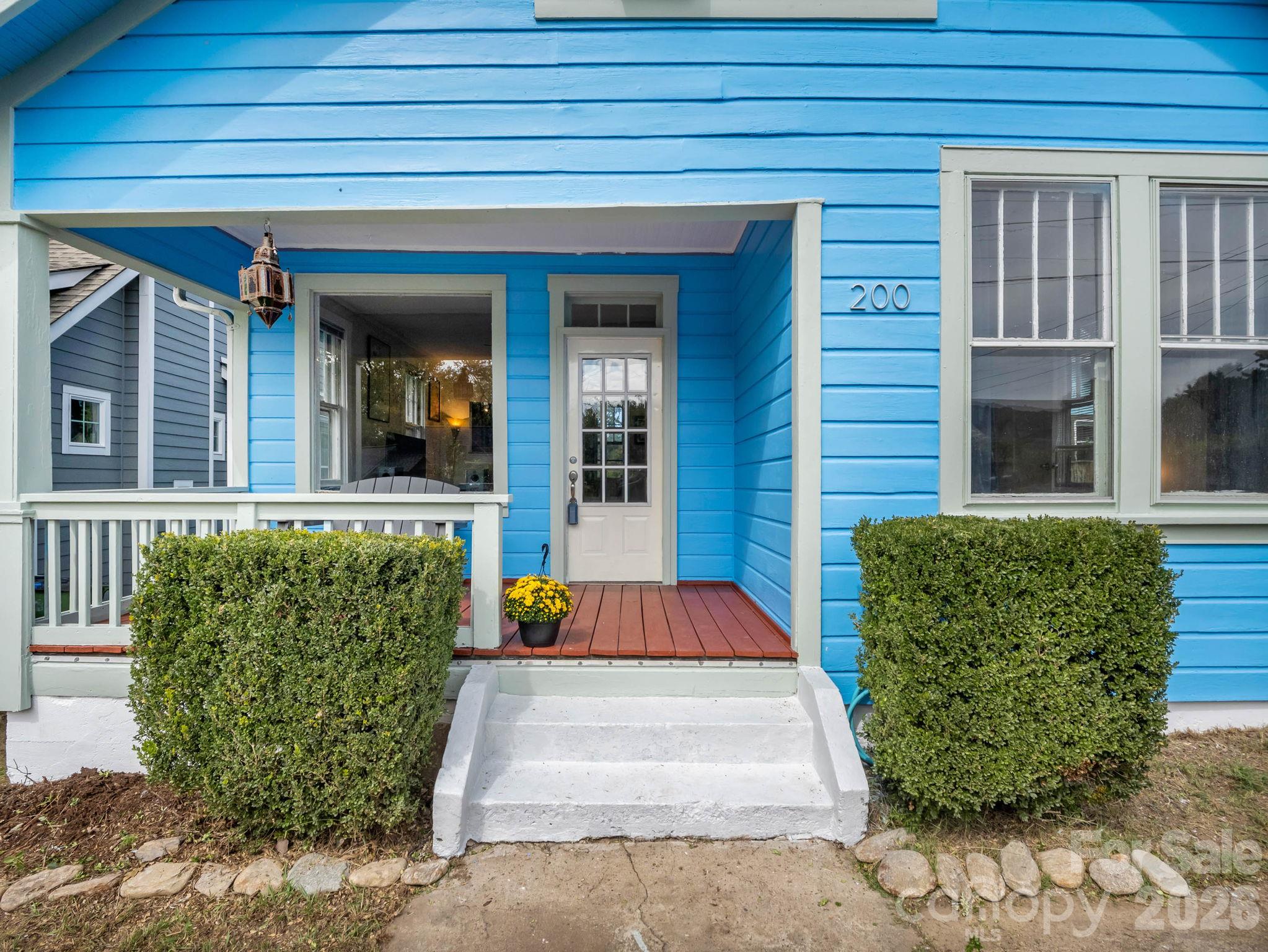 Welcome Home! - 198 & 200 Courtland Place, Asheville