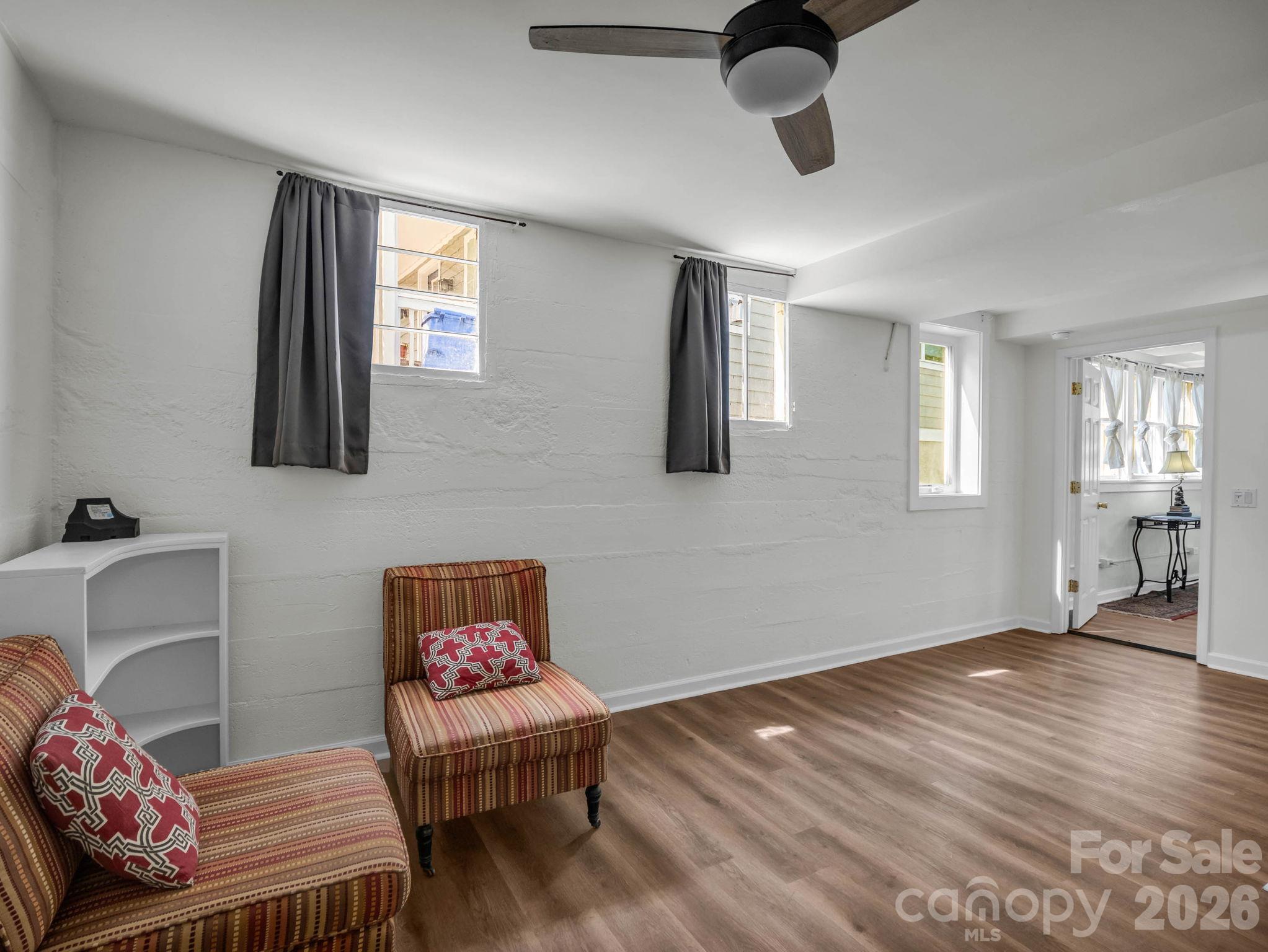 200 basement apartment bedroom - 198 & 200 Courtland Place, Asheville