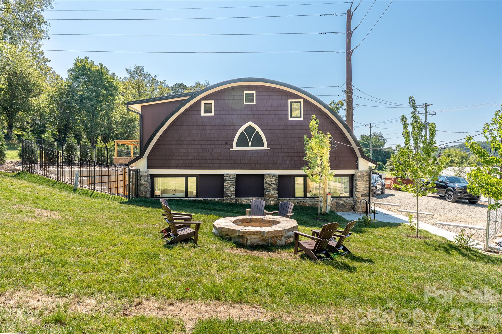 Shared greenspace at The Treadway. - 6 Roberts Street, Asheville