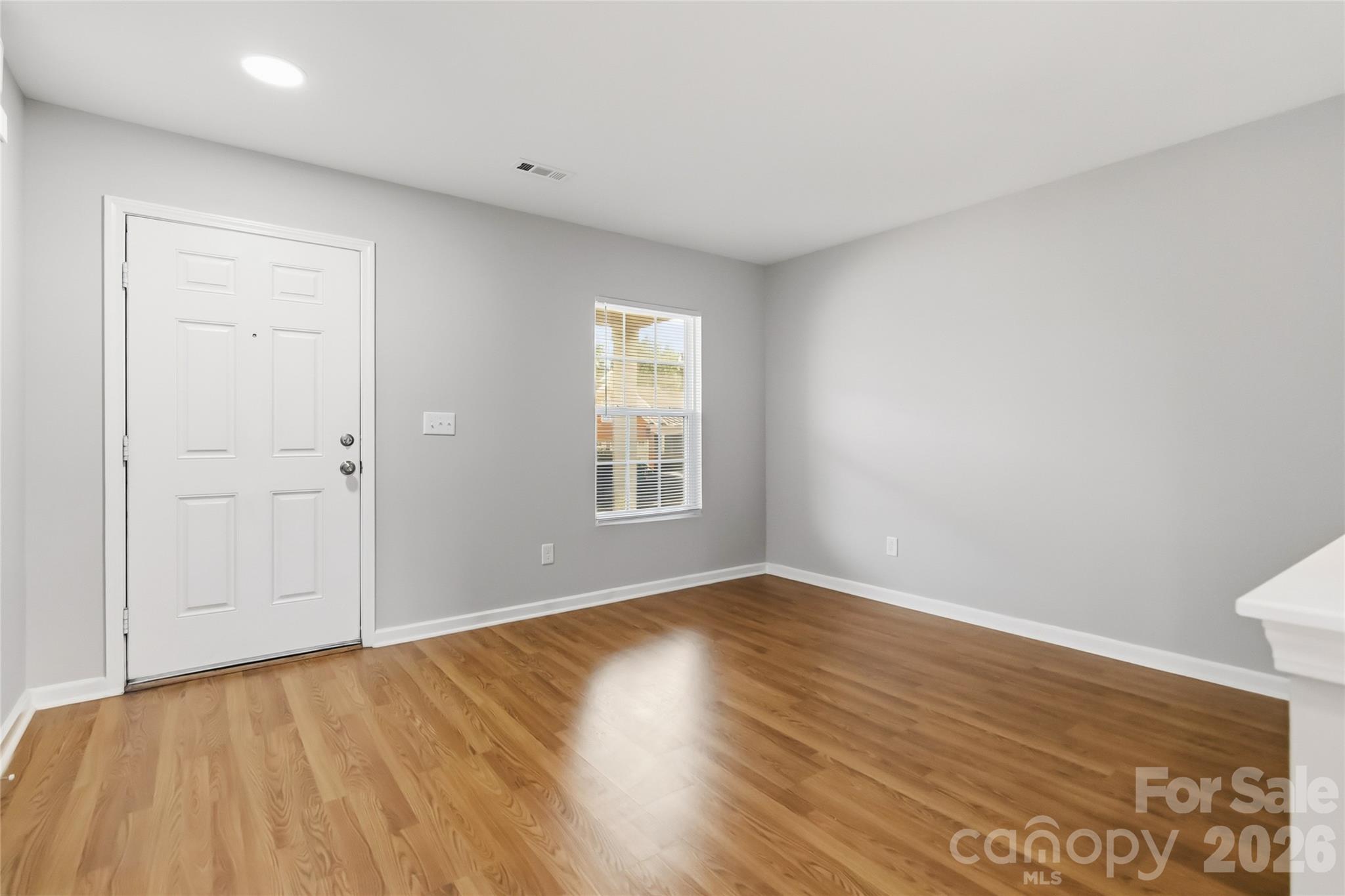 Single Family Residence at 6215 Woodland Commons Drive, Charlotte, photo 4 of 24