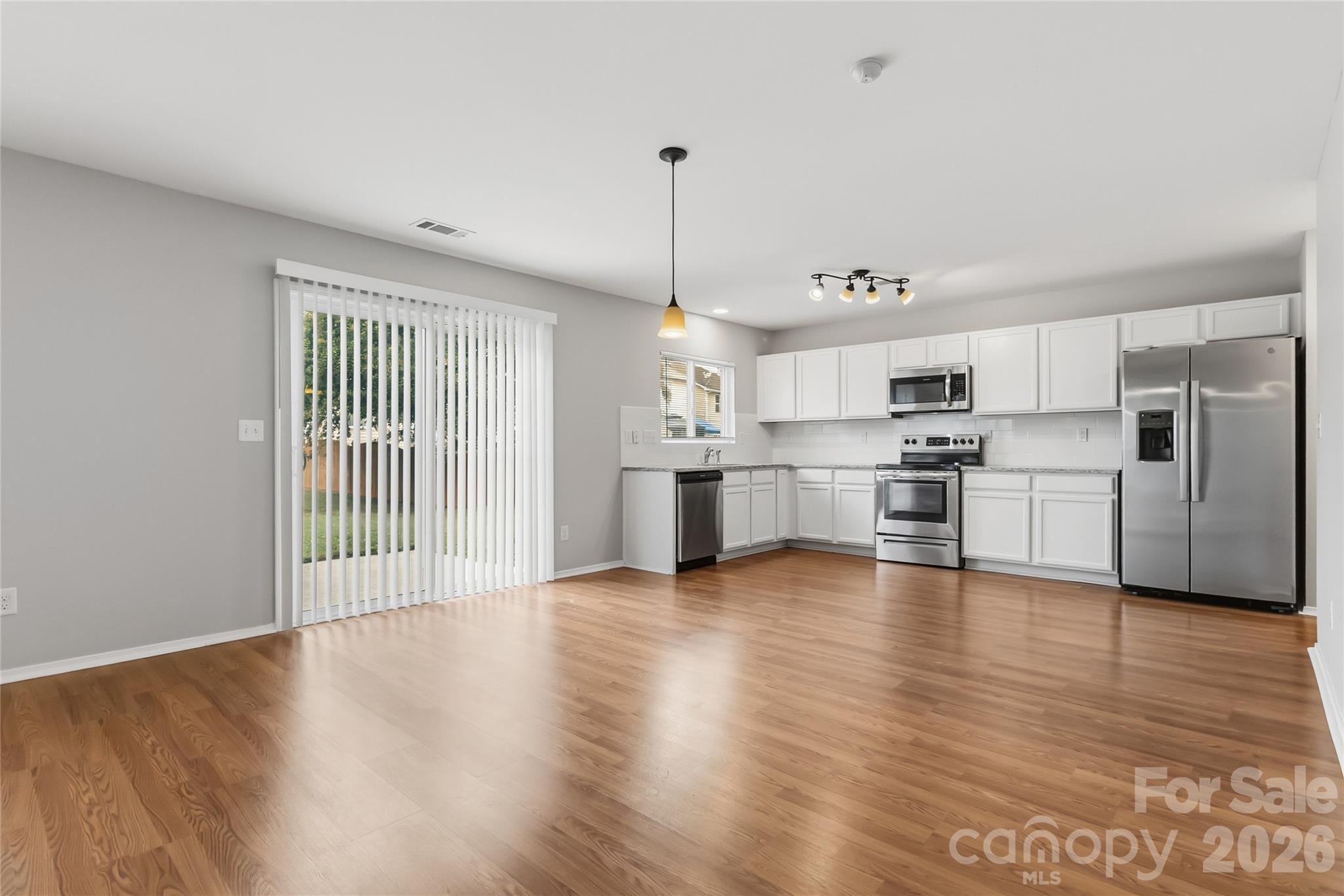 Single Family Residence at 6215 Woodland Commons Drive, Charlotte, photo 9 of 24