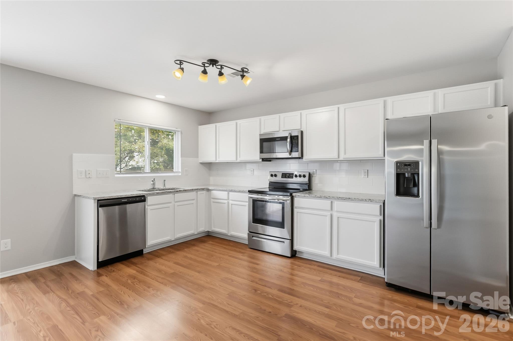 Single Family Residence at 6215 Woodland Commons Drive, Charlotte, photo 10 of 24
