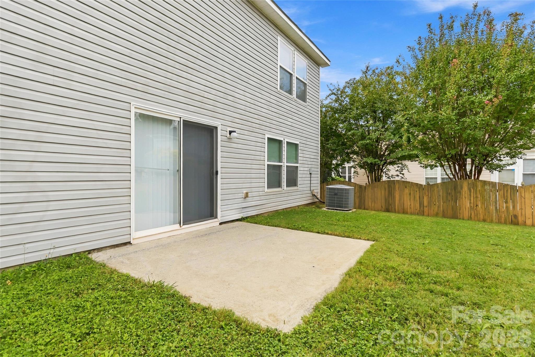 Single Family Residence at 6215 Woodland Commons Drive, Charlotte, photo 21 of 24