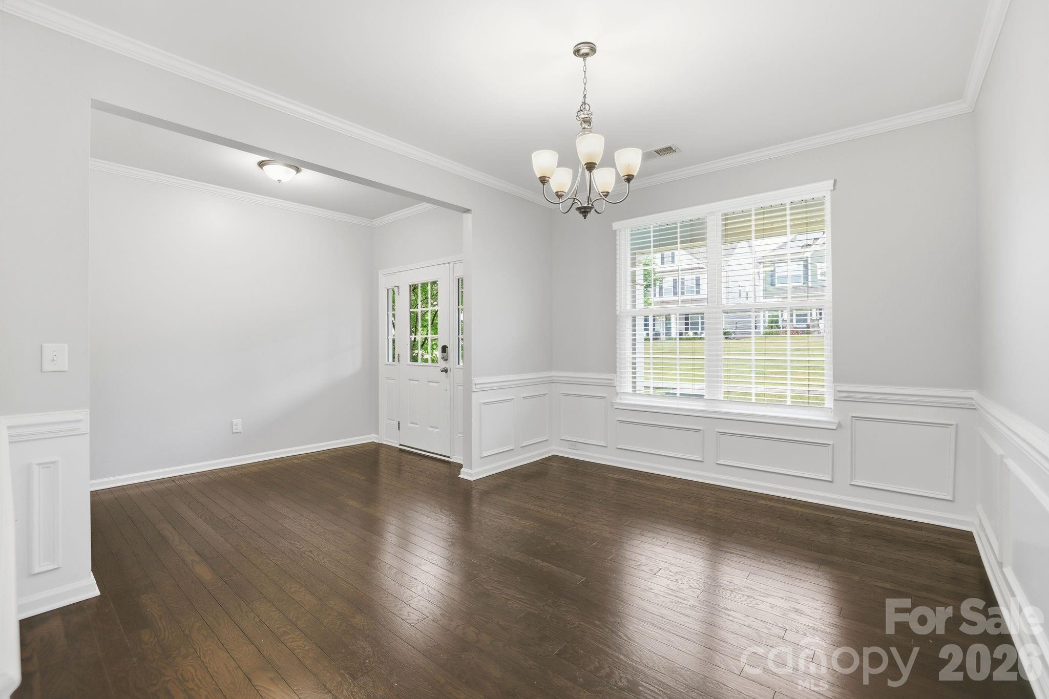 Single Family Residence at 8123 Cornhill Avenue, Charlotte, photo 4 of 37