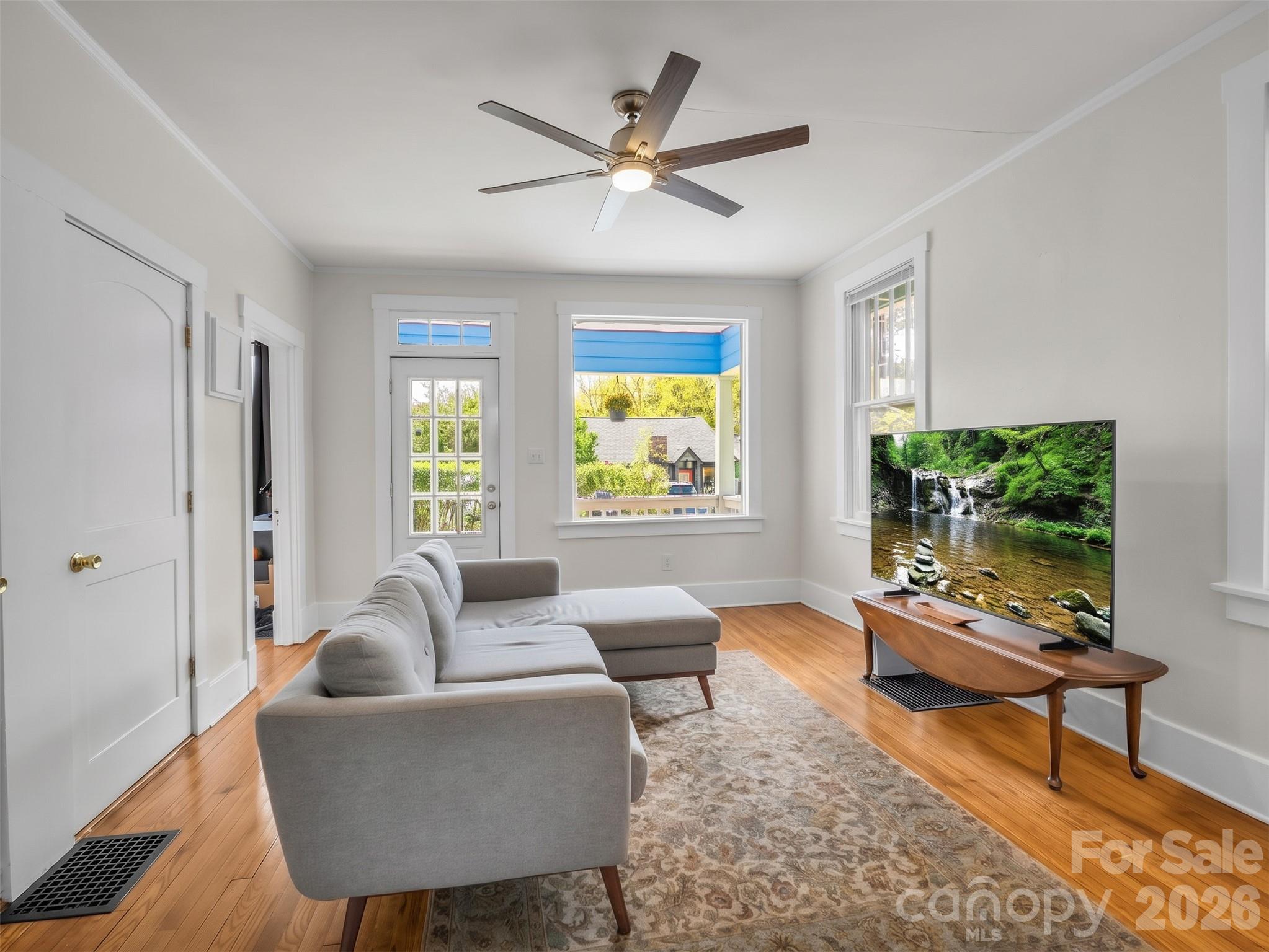 200 main floor living room - 198 & 200 Courtland Place, Asheville