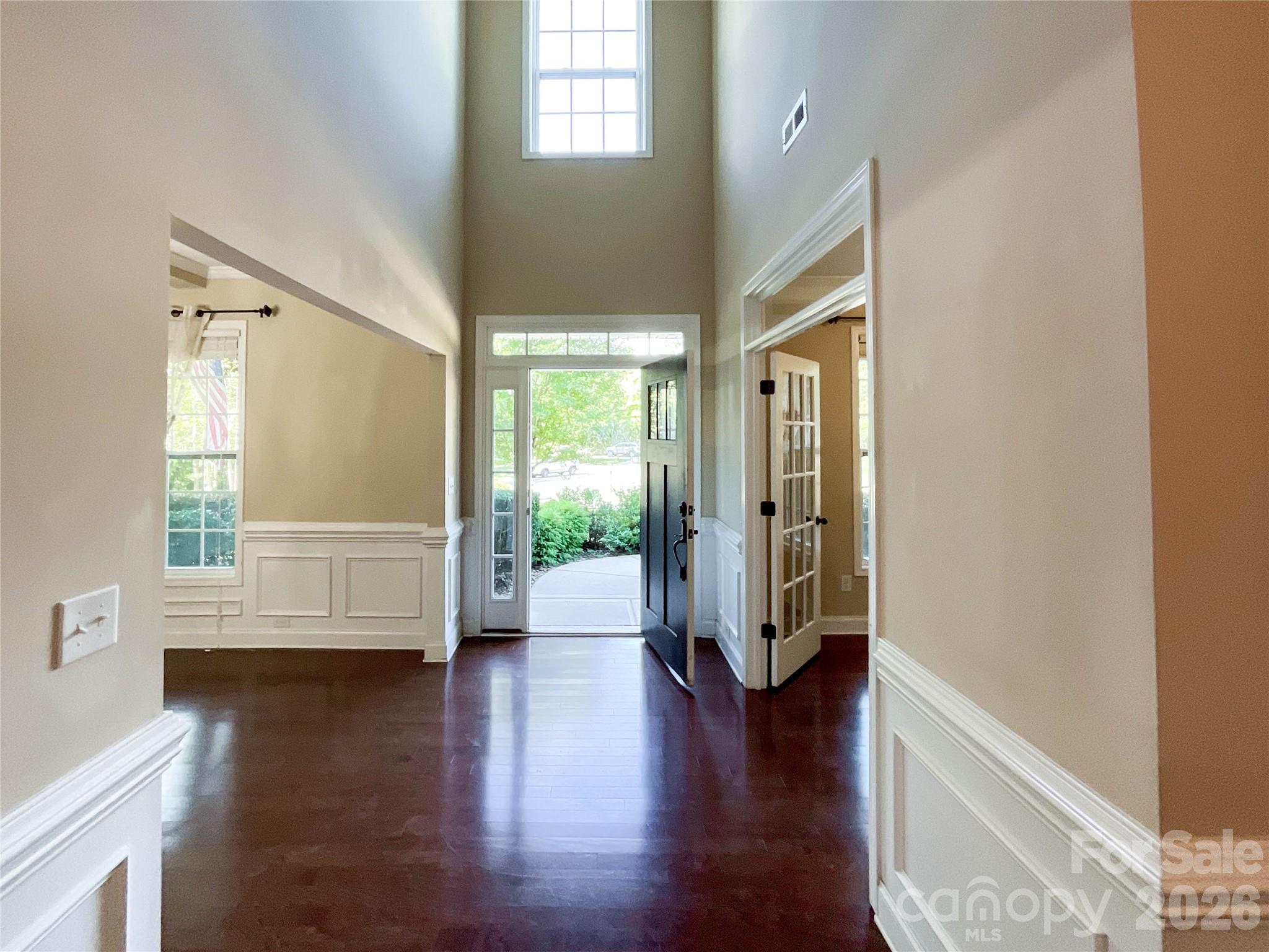 Single Family Residence at 7527 Snowbird Court, Mint Hill, photo 4 of 45