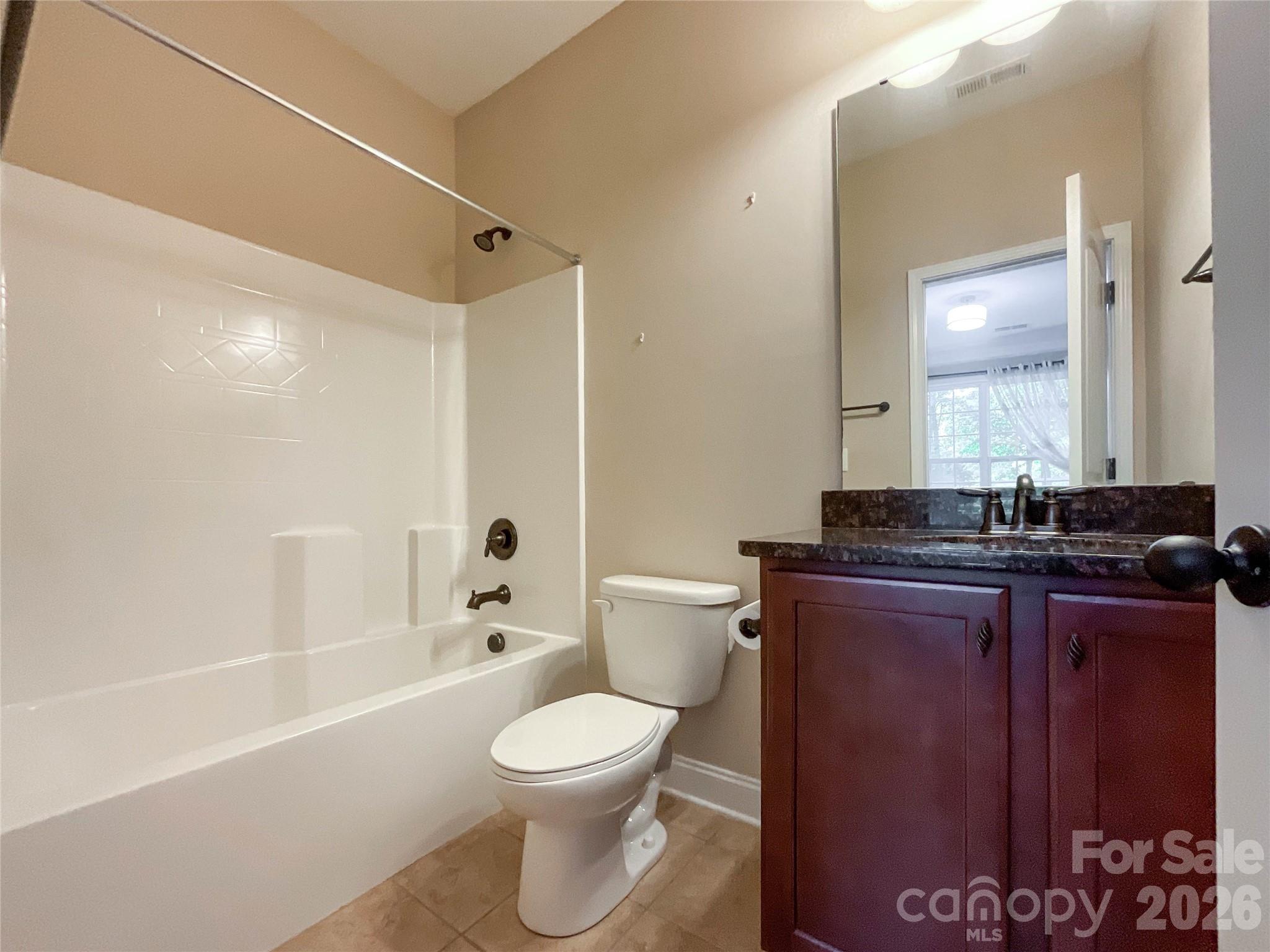 Single Family Residence at 7527 Snowbird Court, Mint Hill, photo 11 of 45