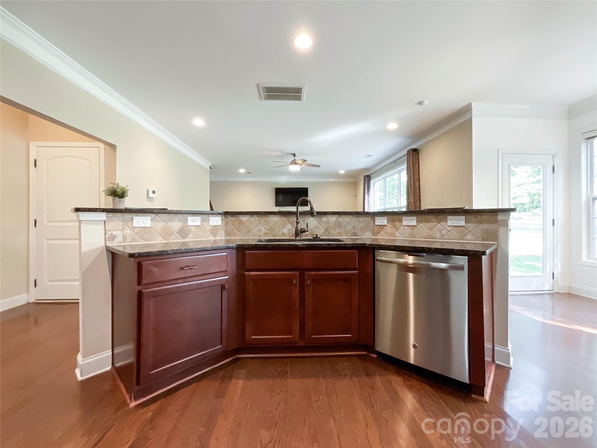 Single Family Residence at 7527 Snowbird Court, Mint Hill, photo 16 of 45