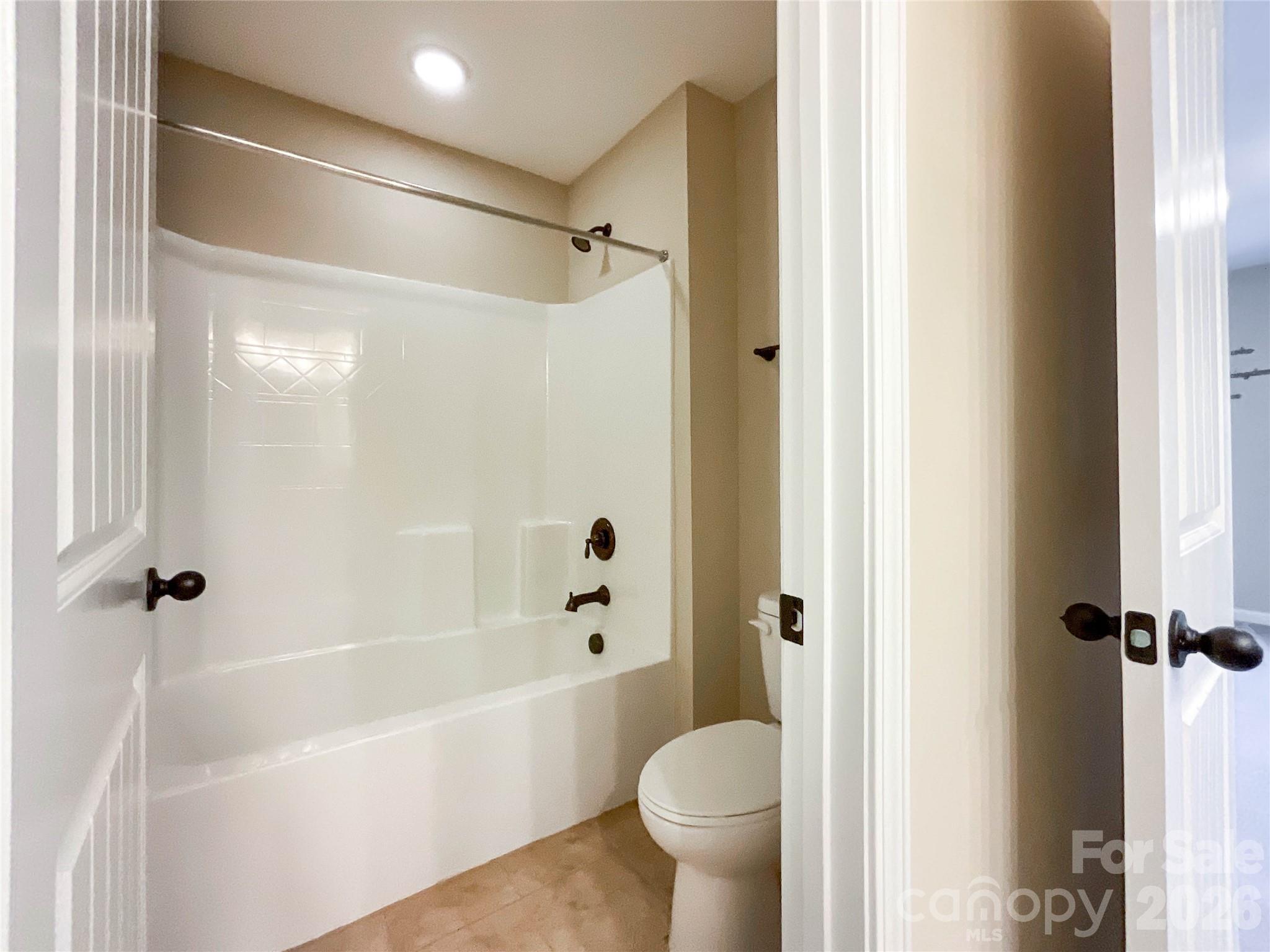 Single Family Residence at 7527 Snowbird Court, Mint Hill, photo 26 of 45